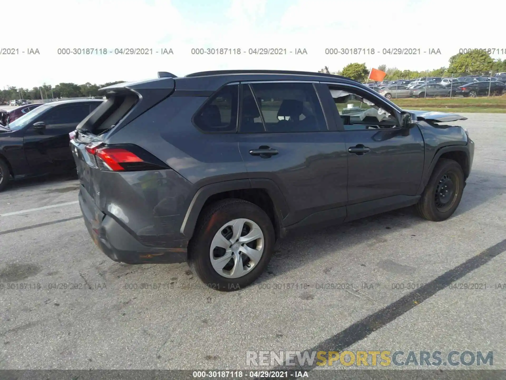 4 Photograph of a damaged car 2T3K1RFV6LC051713 TOYOTA RAV4 2020