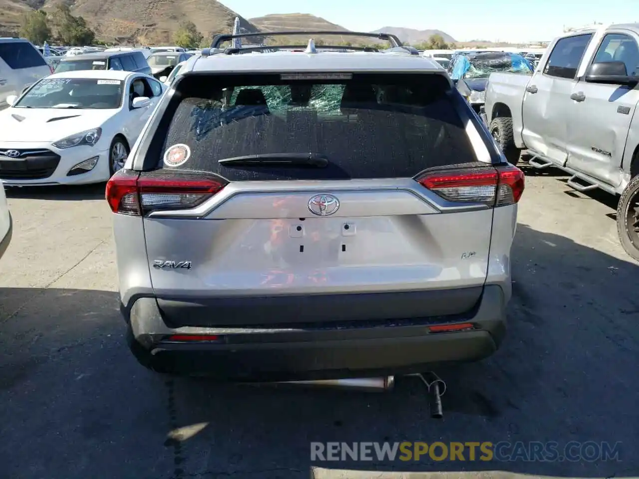 6 Photograph of a damaged car 2T3K1RFV6LW102531 TOYOTA RAV4 2020