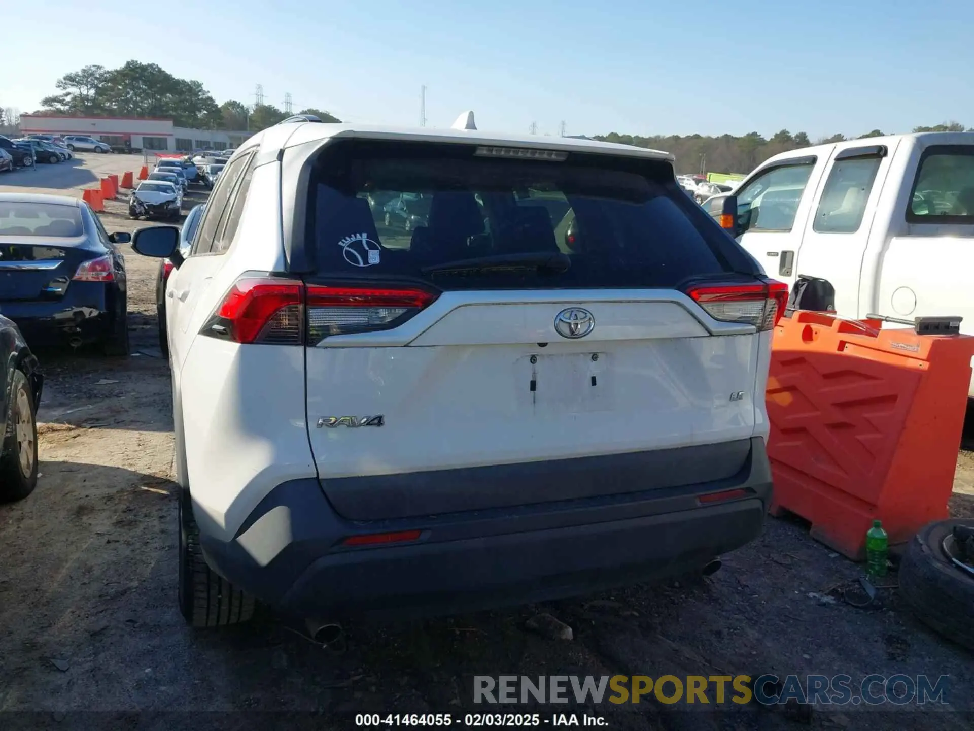 17 Photograph of a damaged car 2T3K1RFV7LW058152 TOYOTA RAV4 2020
