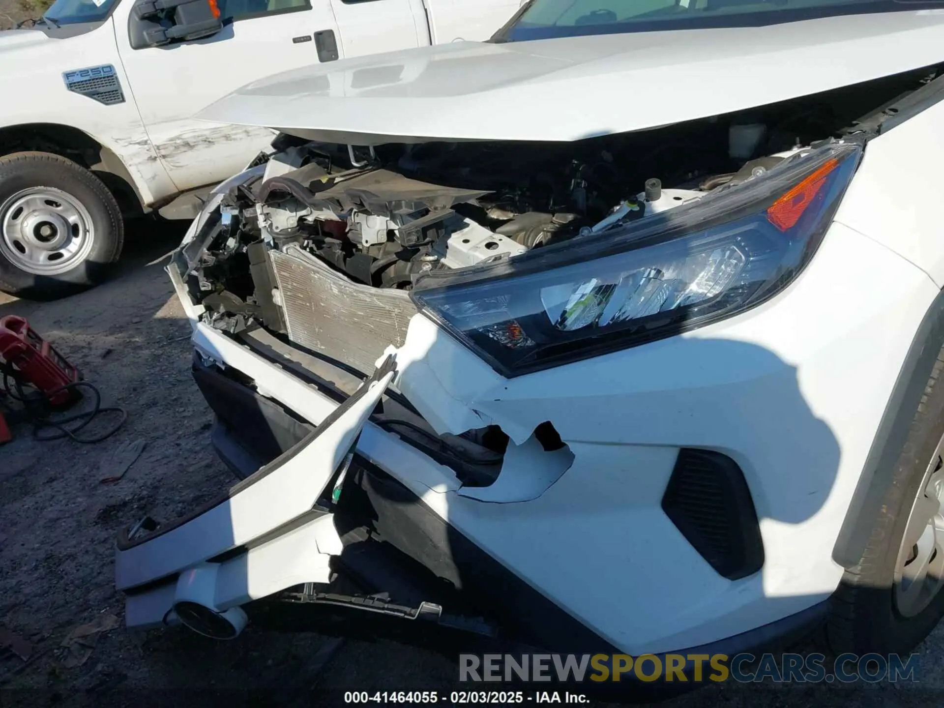 6 Photograph of a damaged car 2T3K1RFV7LW058152 TOYOTA RAV4 2020