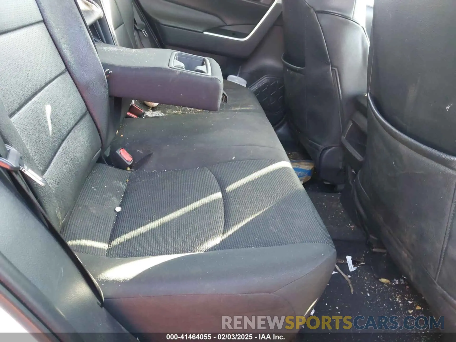 8 Photograph of a damaged car 2T3K1RFV7LW058152 TOYOTA RAV4 2020