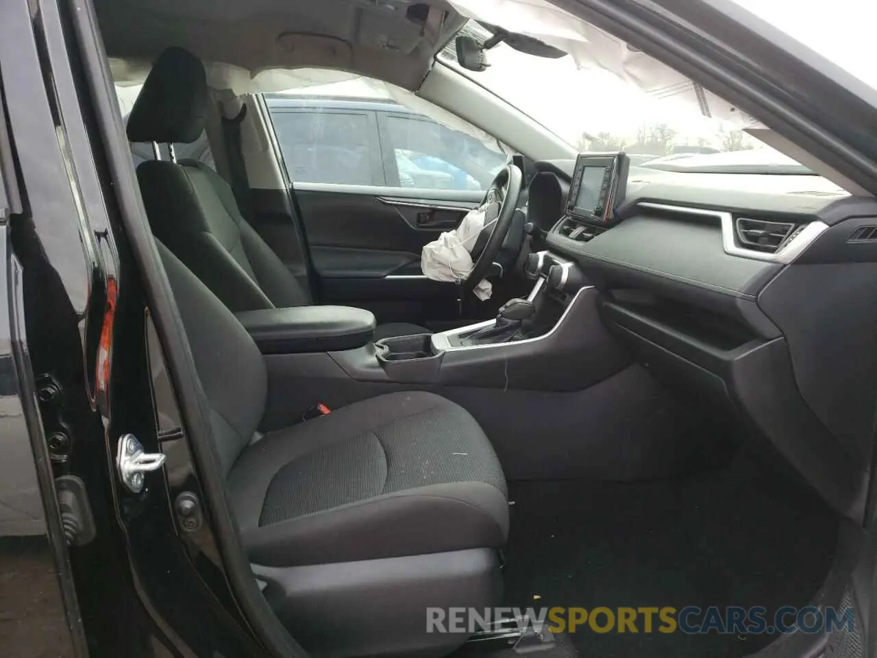 5 Photograph of a damaged car 2T3K1RFV9LC080977 TOYOTA RAV4 2020