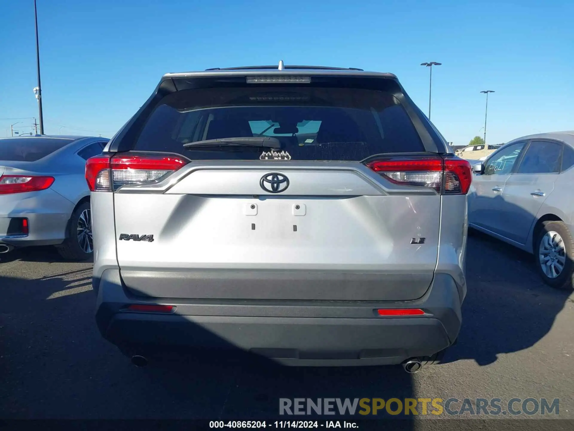 16 Photograph of a damaged car 2T3K1RFV9LW057634 TOYOTA RAV4 2020