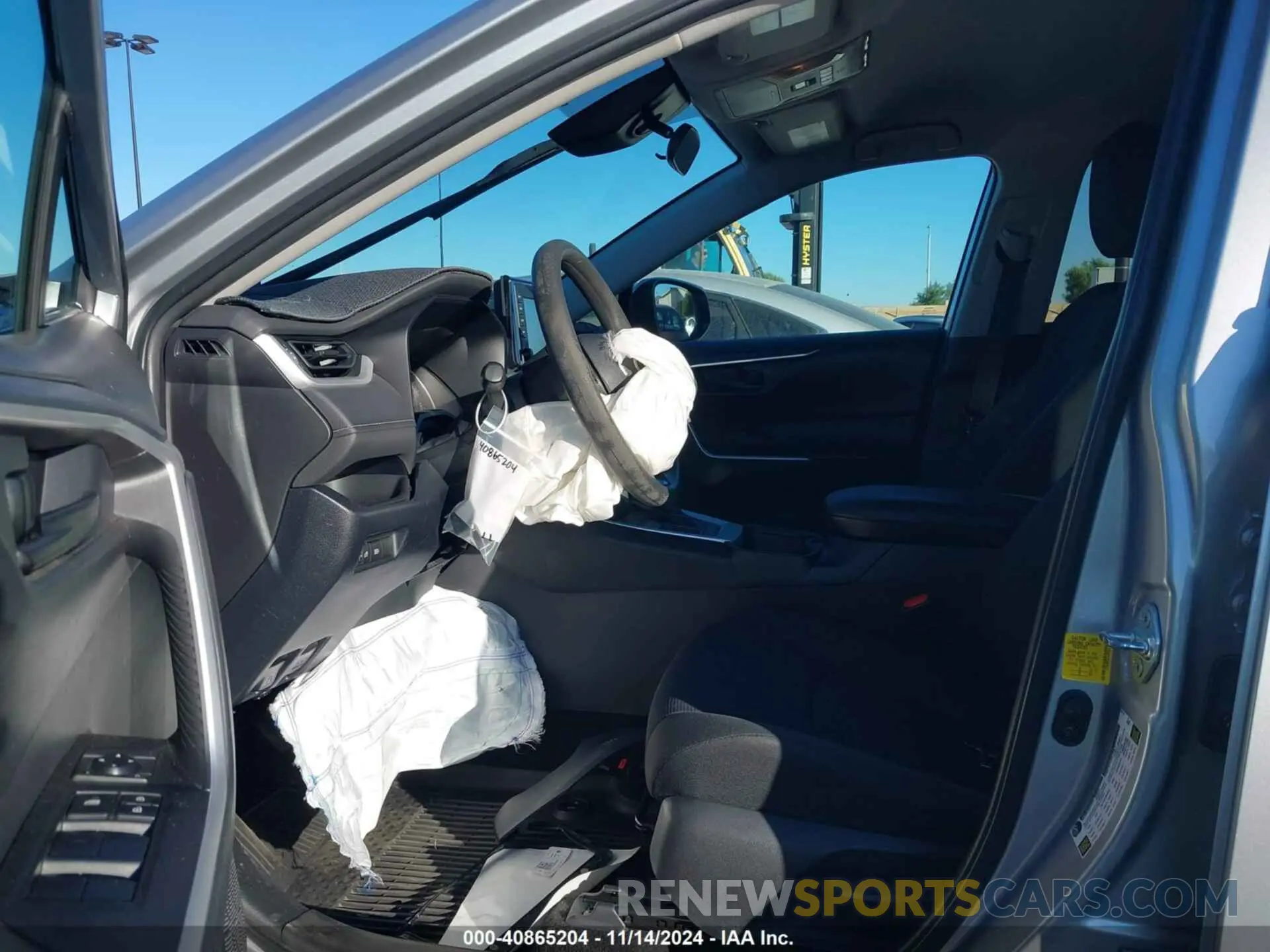5 Photograph of a damaged car 2T3K1RFV9LW057634 TOYOTA RAV4 2020