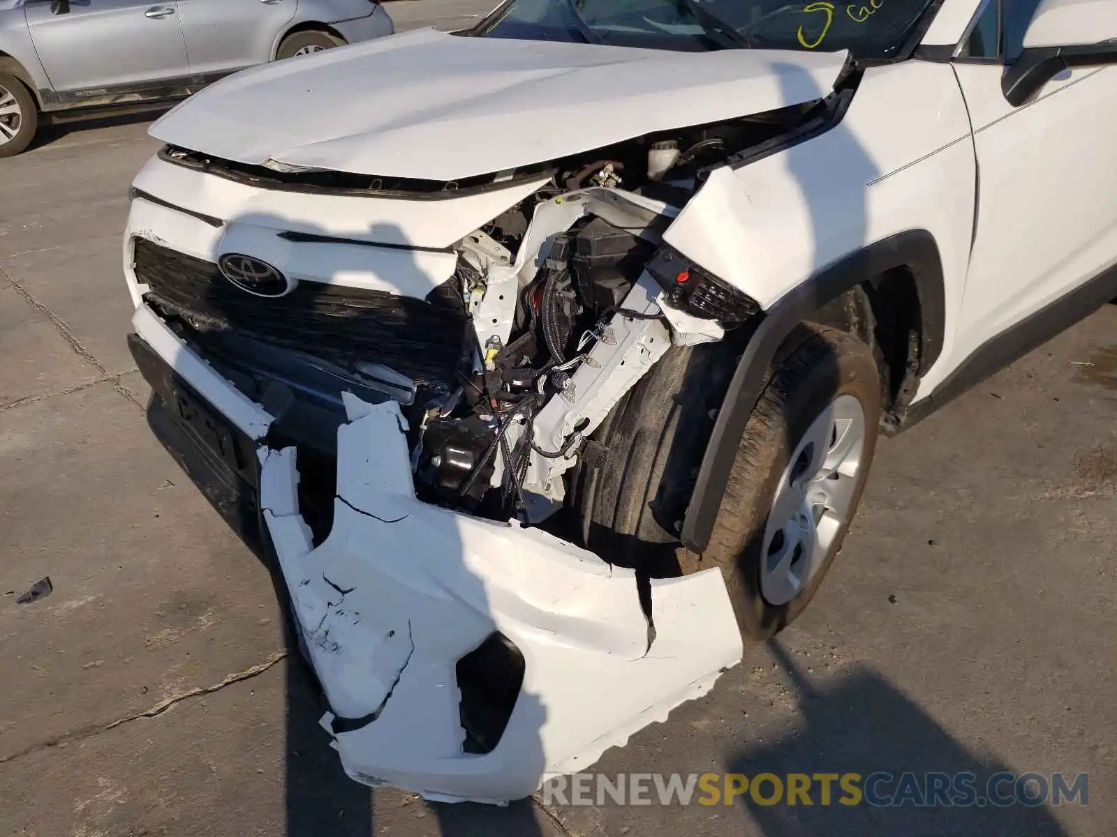 9 Photograph of a damaged car 2T3K1RFV9LW093260 TOYOTA RAV4 2020