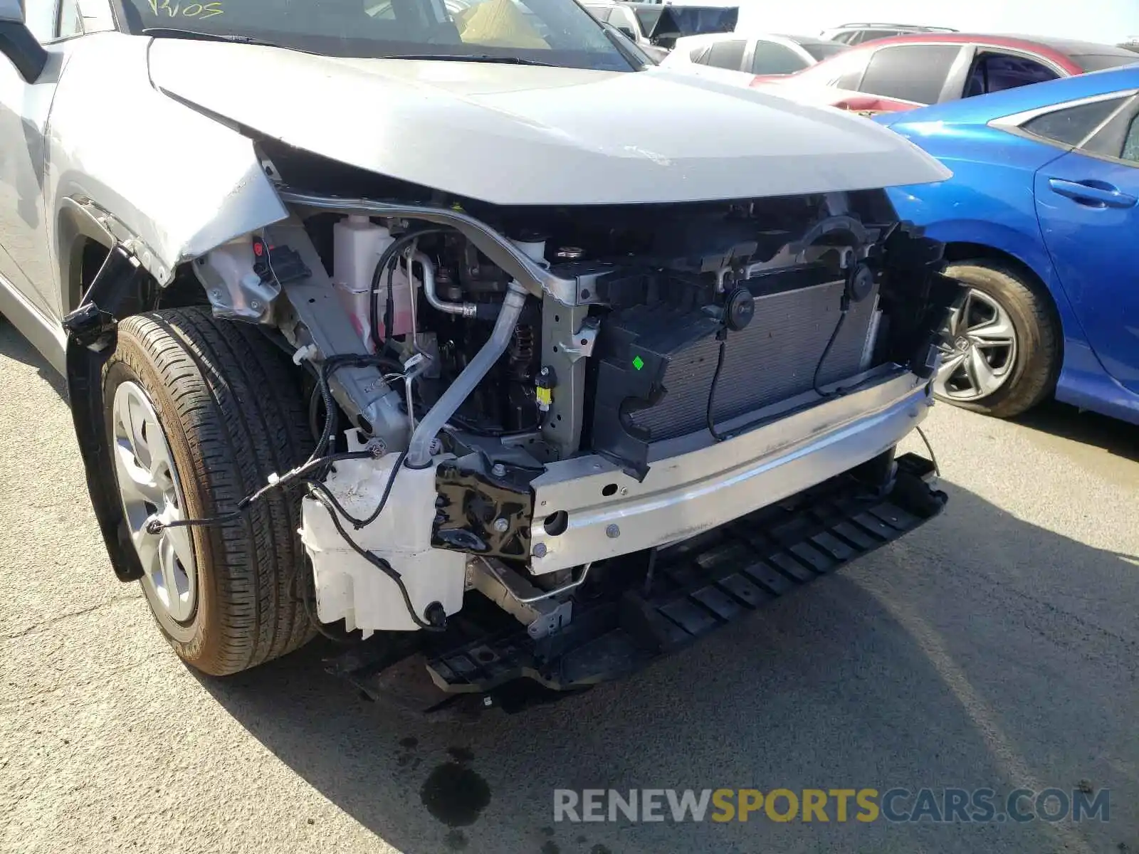 9 Photograph of a damaged car 2T3K1RFVXLW064883 TOYOTA RAV4 2020