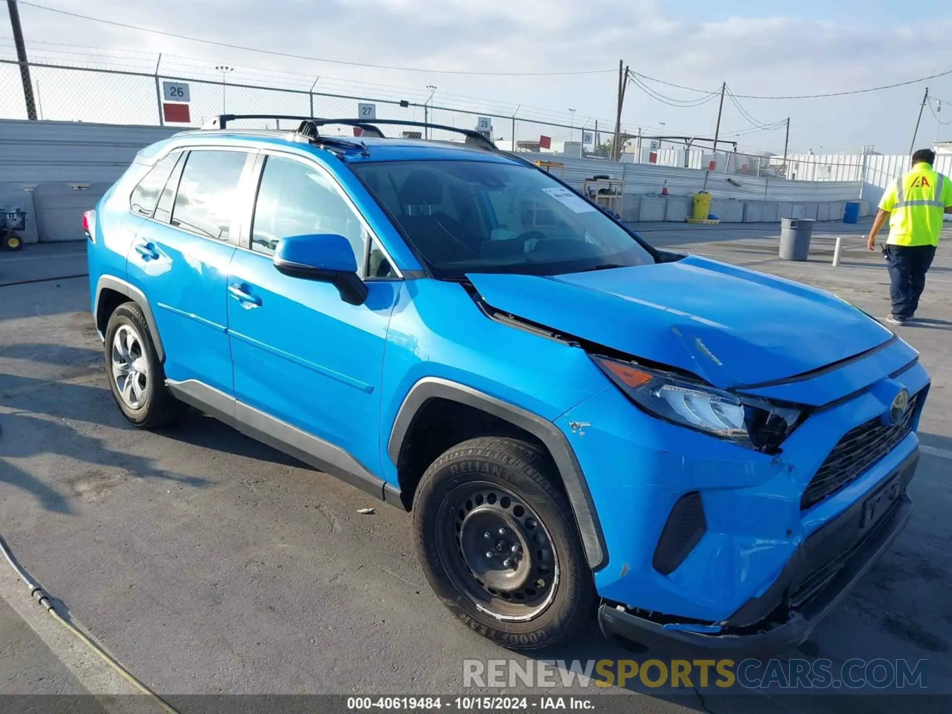 1 Photograph of a damaged car 2T3K1RFVXLW073826 TOYOTA RAV4 2020