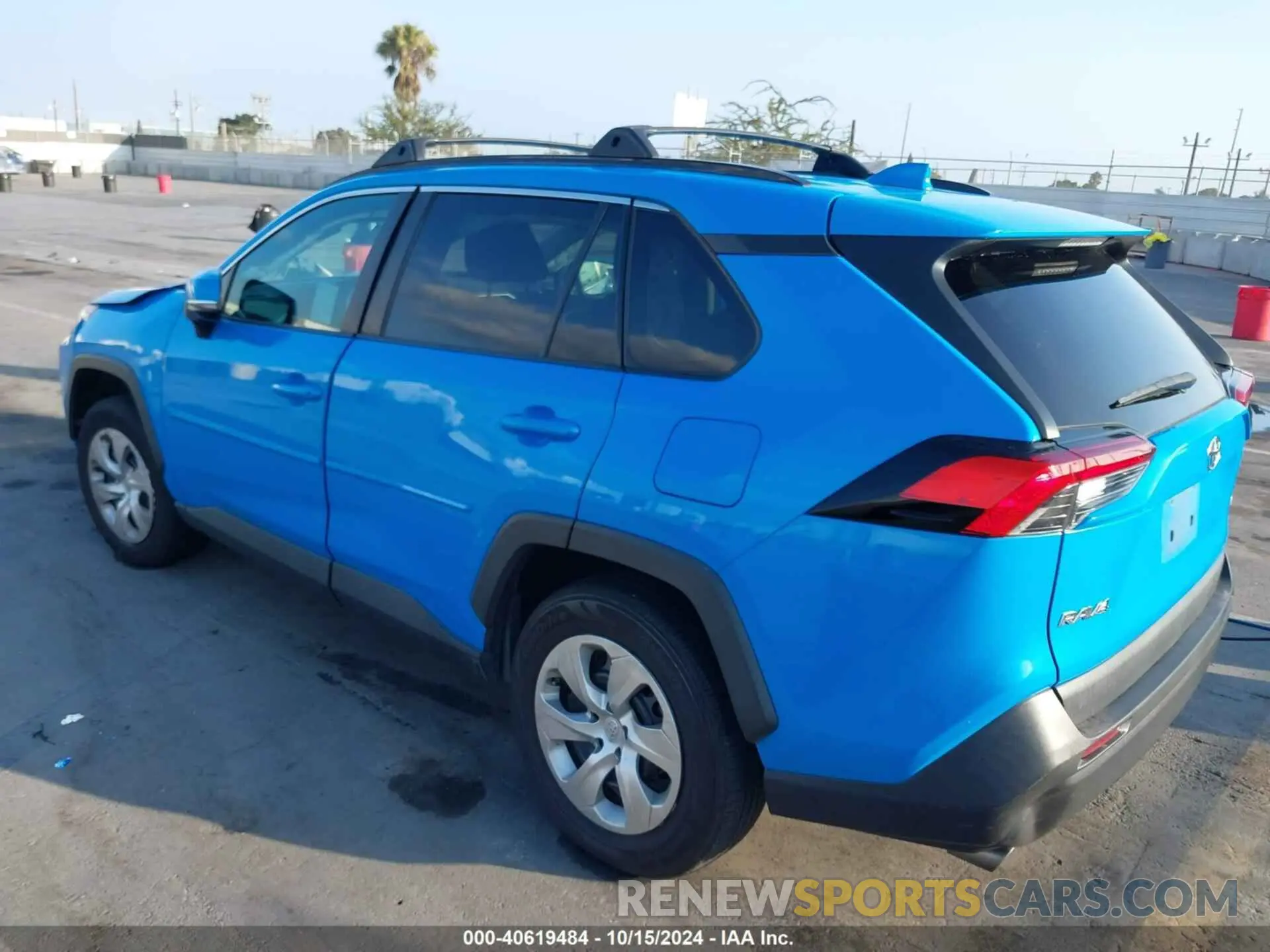 3 Photograph of a damaged car 2T3K1RFVXLW073826 TOYOTA RAV4 2020