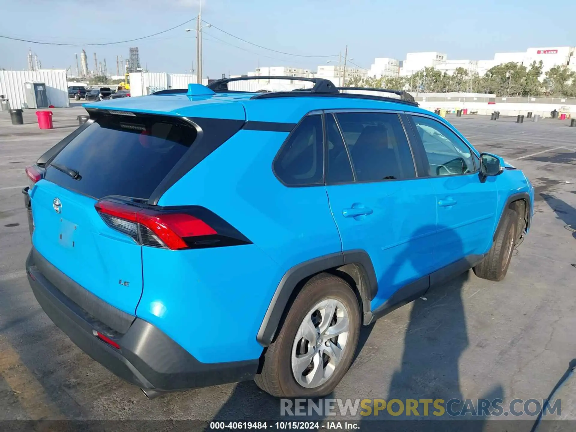 4 Photograph of a damaged car 2T3K1RFVXLW073826 TOYOTA RAV4 2020