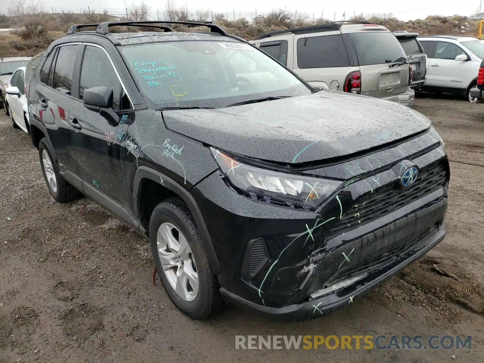 1 Photograph of a damaged car 2T3L6RFV9LW002168 TOYOTA RAV4 2020