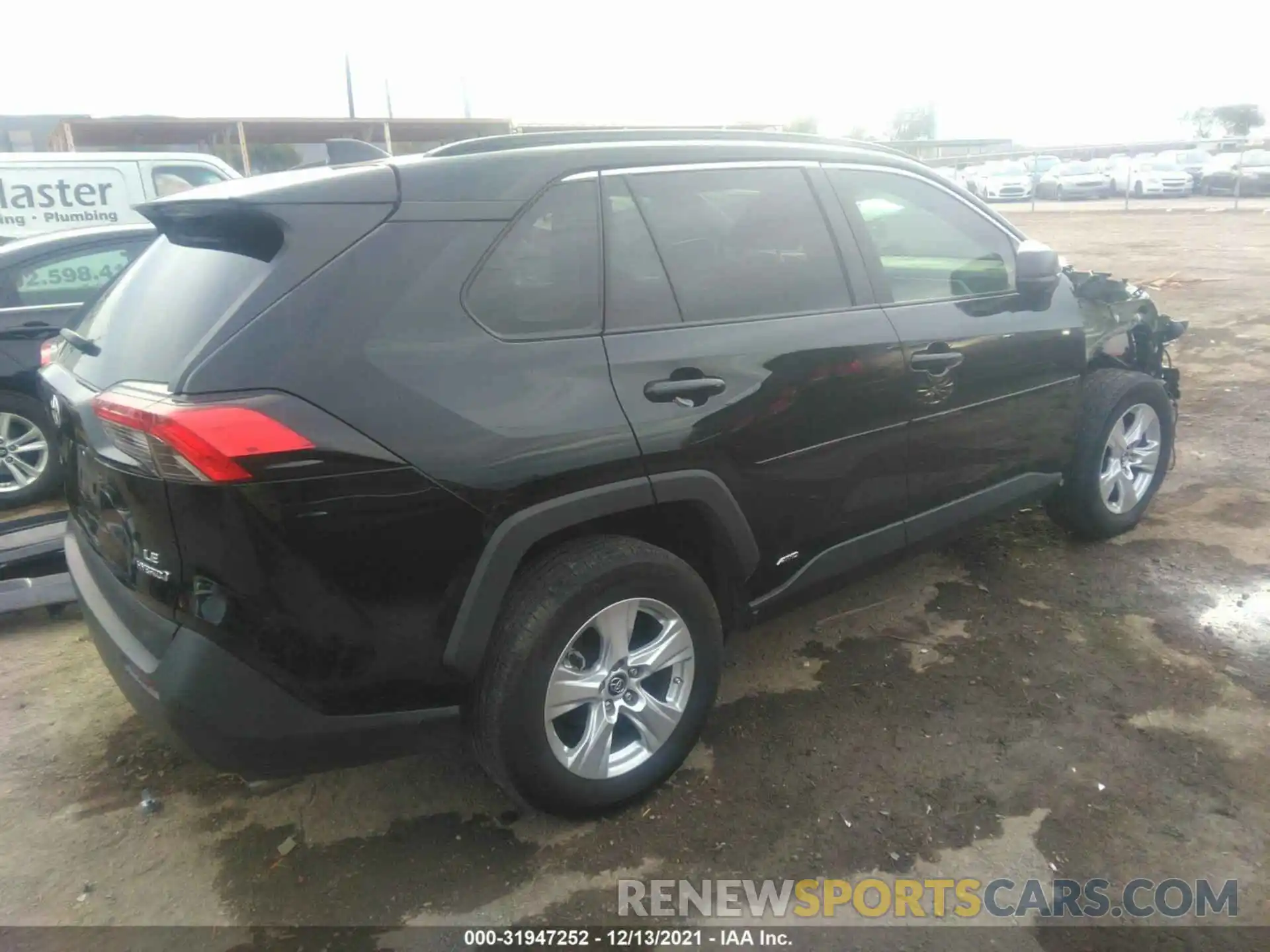 4 Photograph of a damaged car 2T3L6RFVXLW001868 TOYOTA RAV4 2020