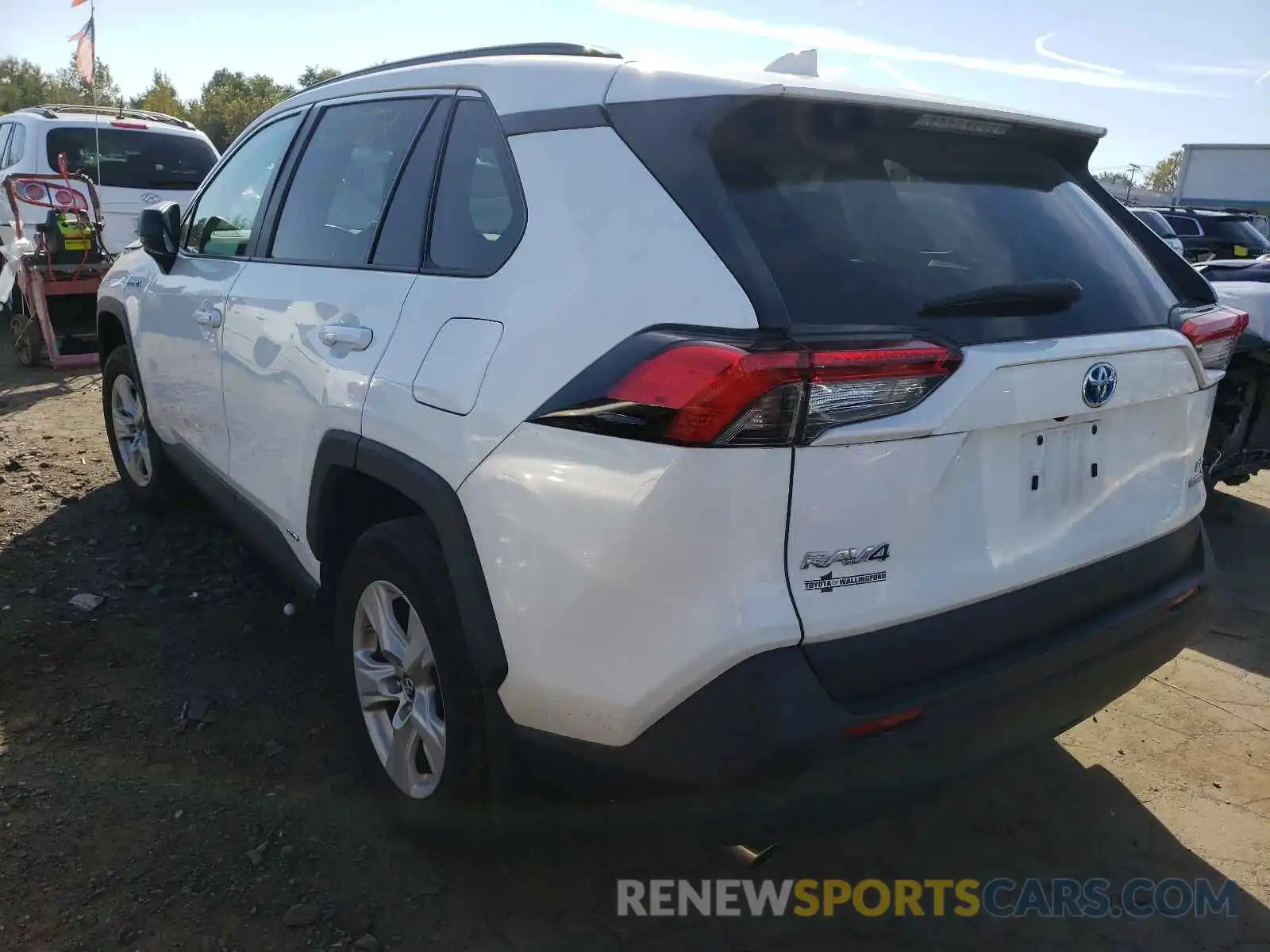 3 Photograph of a damaged car 2T3LWRFV0LW055115 TOYOTA RAV4 2020