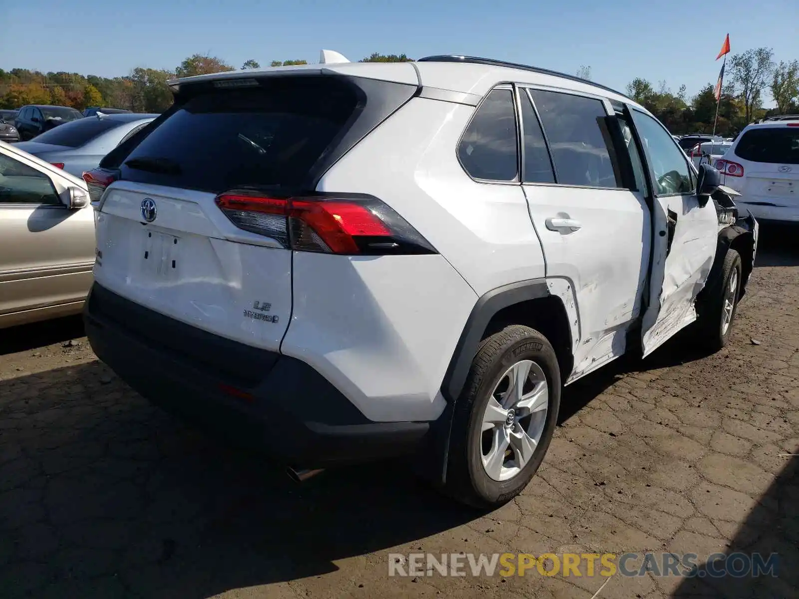 4 Photograph of a damaged car 2T3LWRFV0LW055115 TOYOTA RAV4 2020