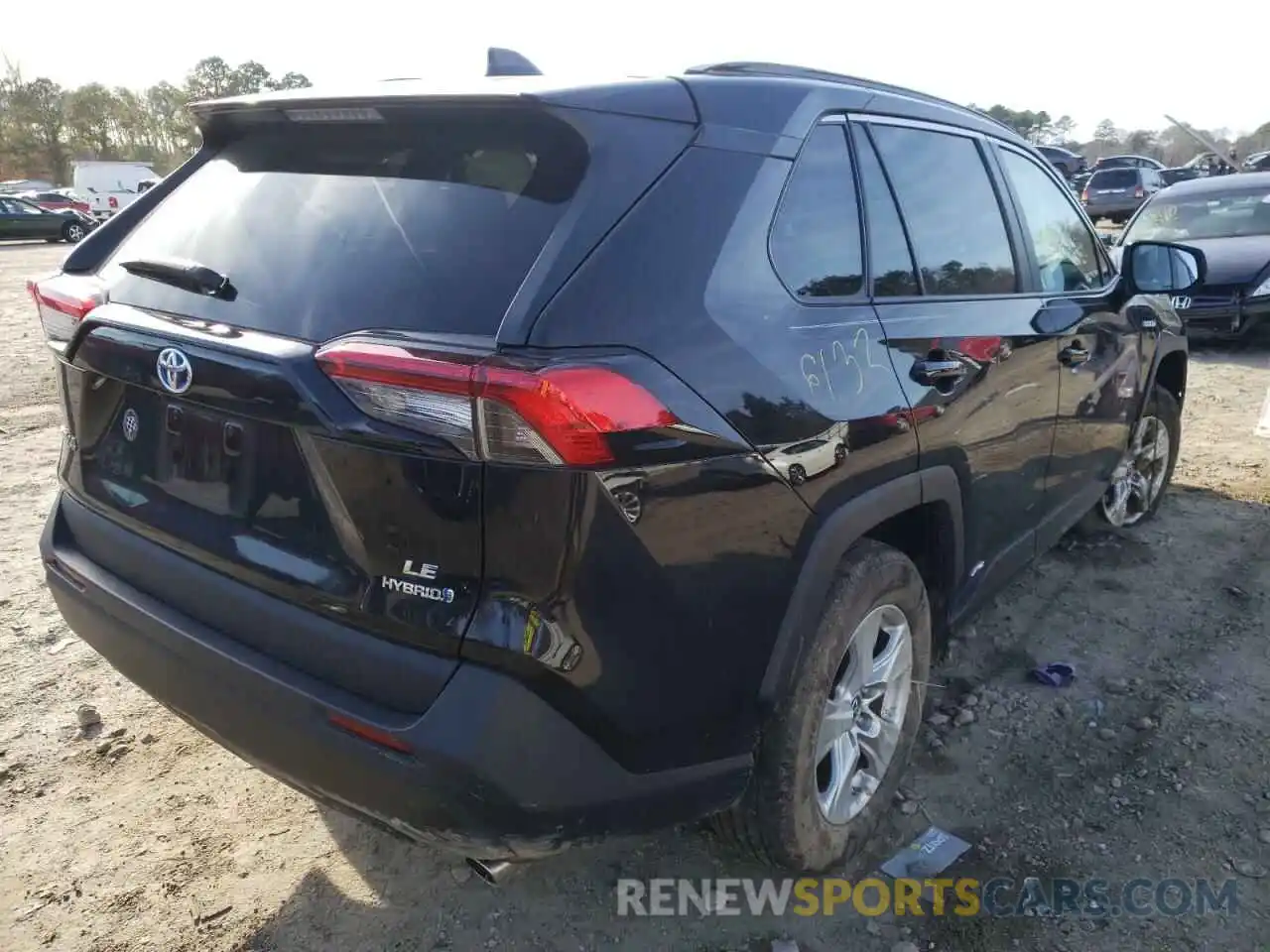 4 Photograph of a damaged car 2T3LWRFV0LW089720 TOYOTA RAV4 2020