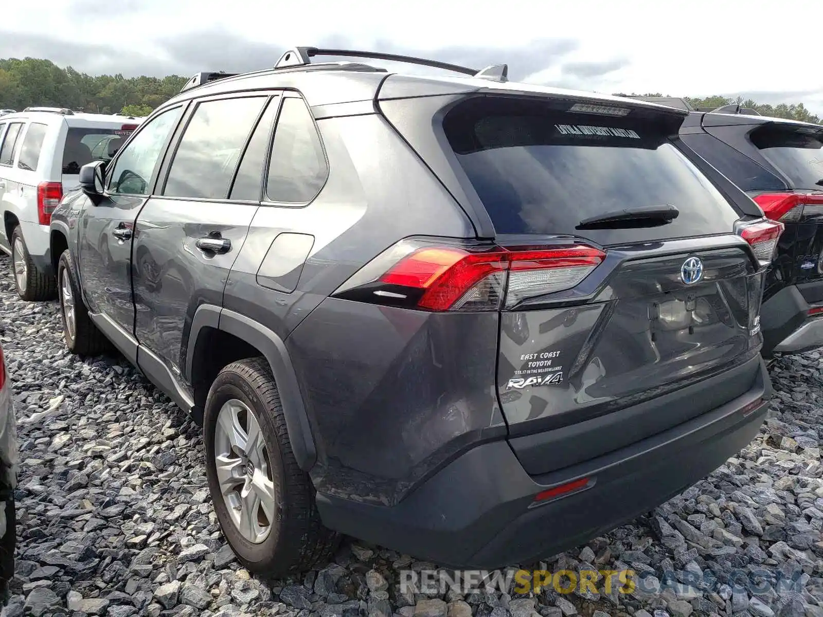 3 Photograph of a damaged car 2T3LWRFV2LW055858 TOYOTA RAV4 2020