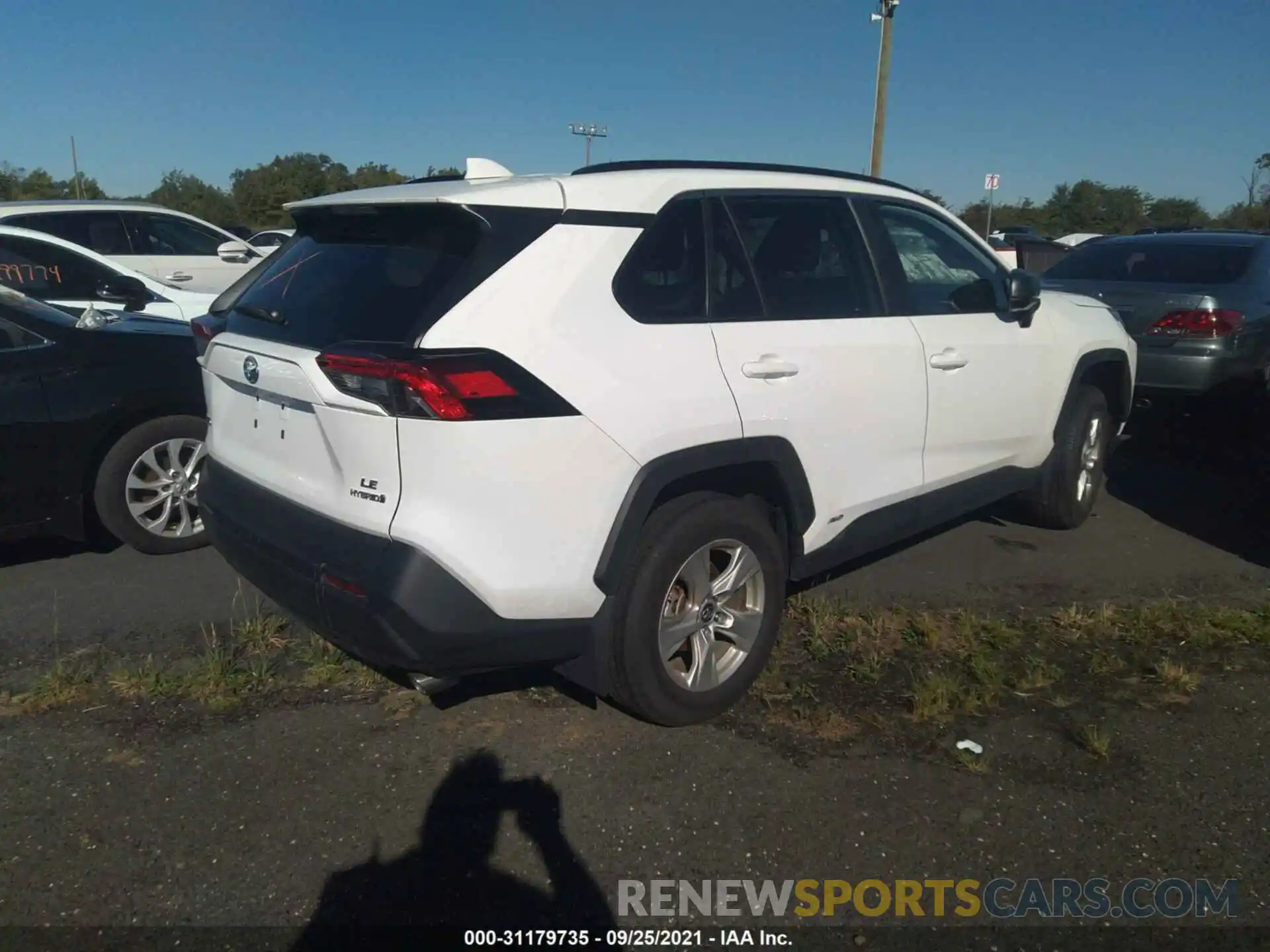 4 Photograph of a damaged car 2T3LWRFV2LW095373 TOYOTA RAV4 2020