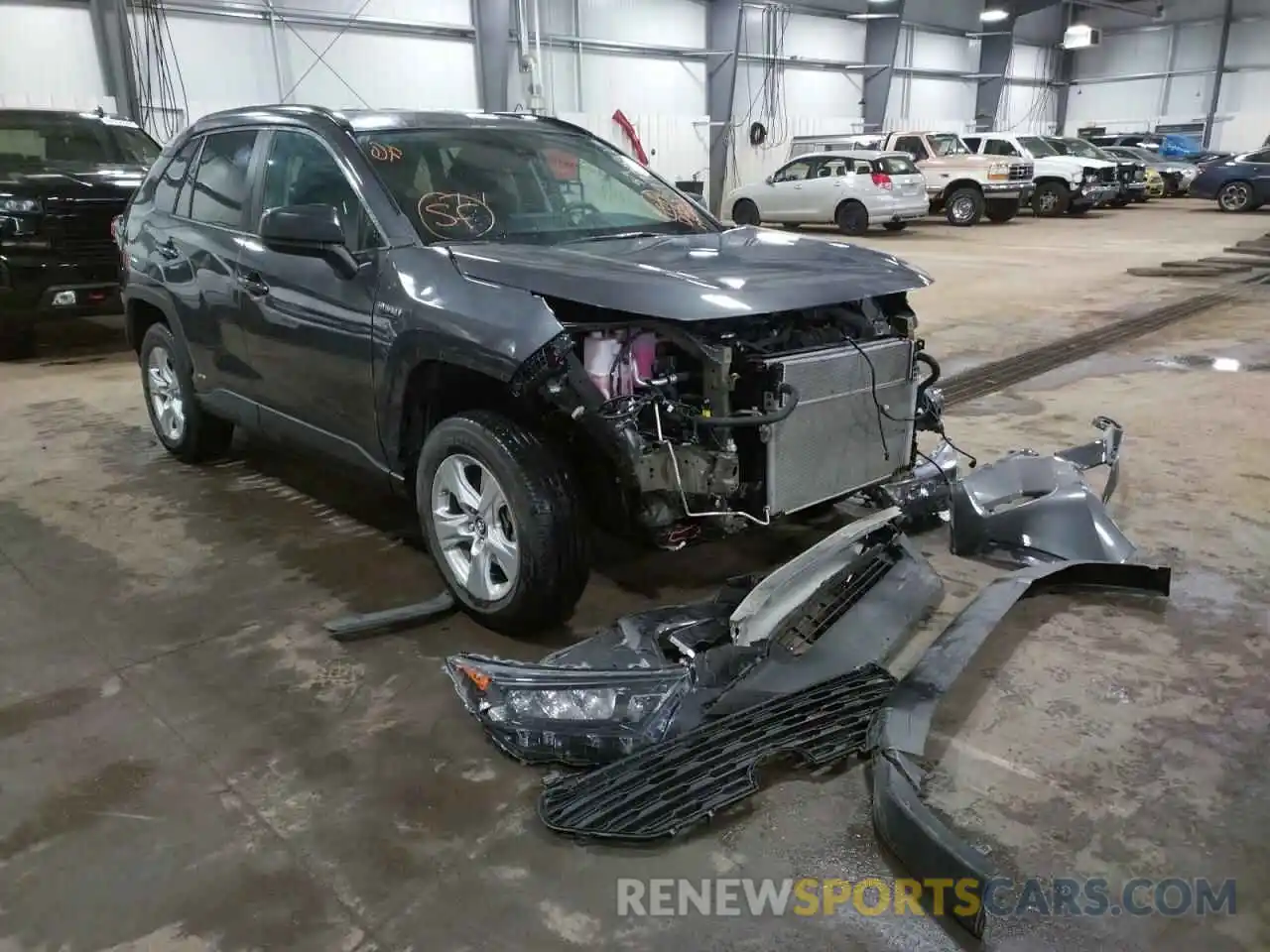 1 Photograph of a damaged car 2T3LWRFV4LW047471 TOYOTA RAV4 2020