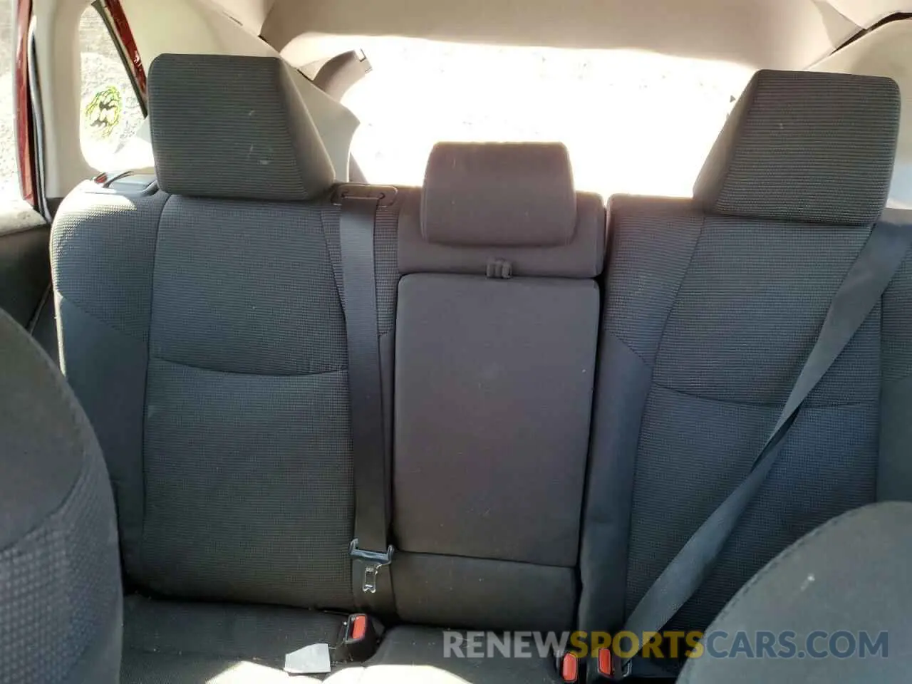 10 Photograph of a damaged car 2T3LWRFV5LW091673 TOYOTA RAV4 2020