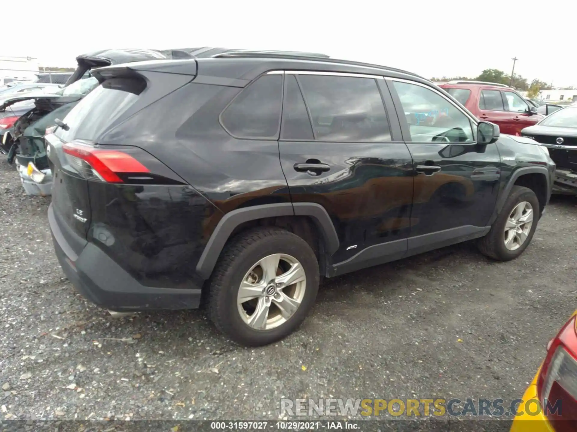 4 Photograph of a damaged car 2T3LWRFV6LW088006 TOYOTA RAV4 2020