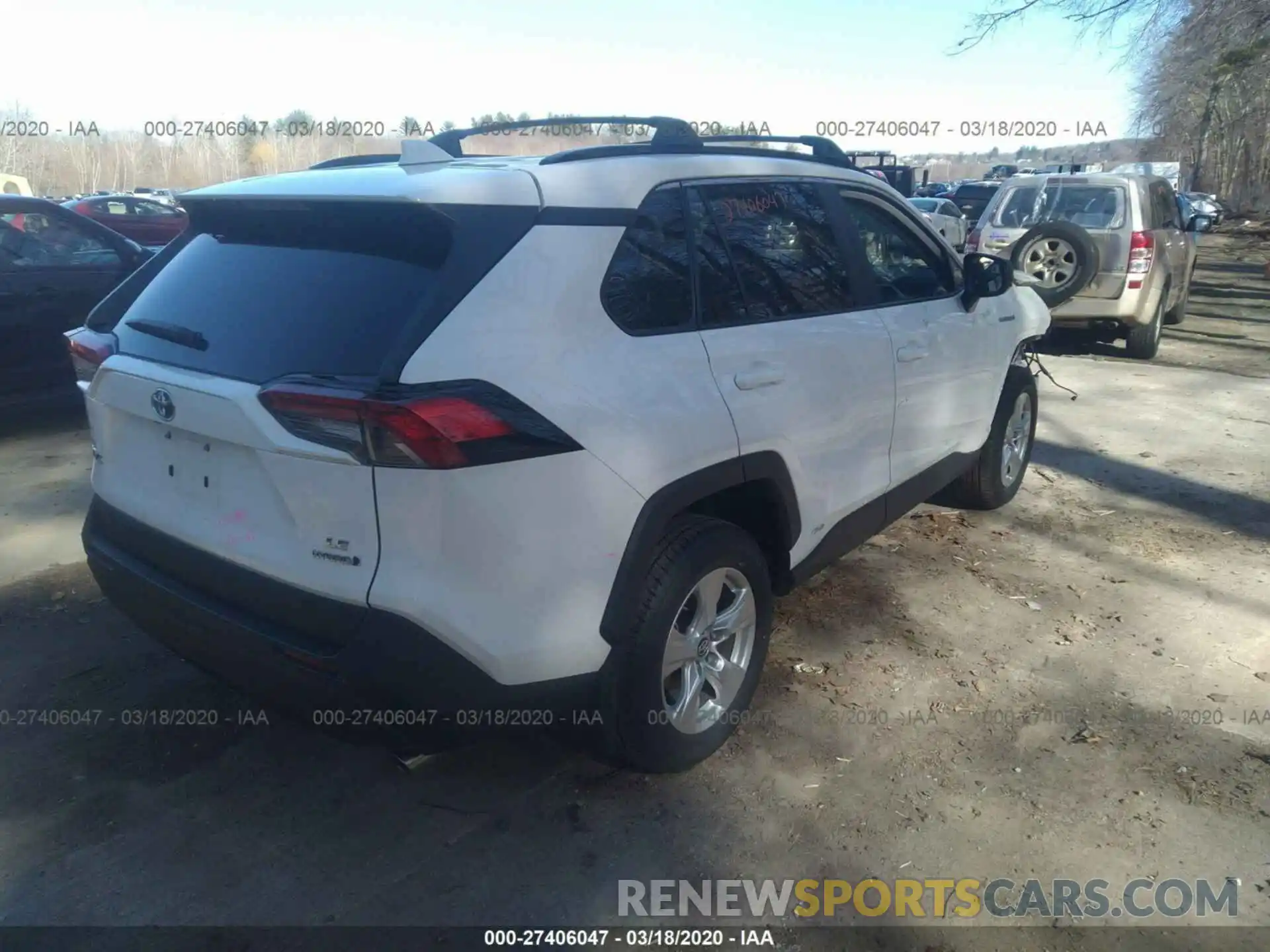 4 Photograph of a damaged car 2T3LWRFV7LW047383 TOYOTA RAV4 2020