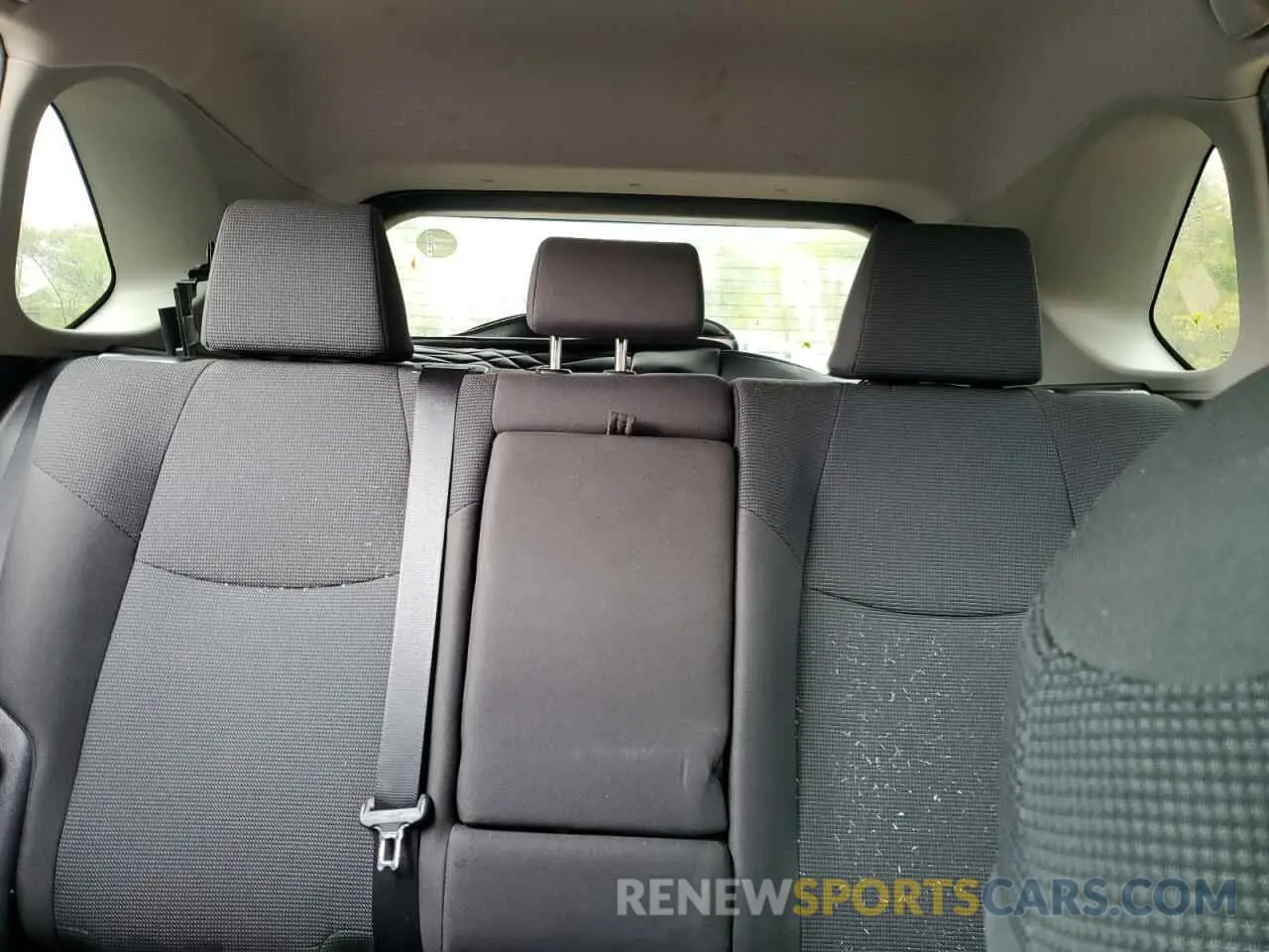 10 Photograph of a damaged car 2T3LWRFV7LW086524 TOYOTA RAV4 2020