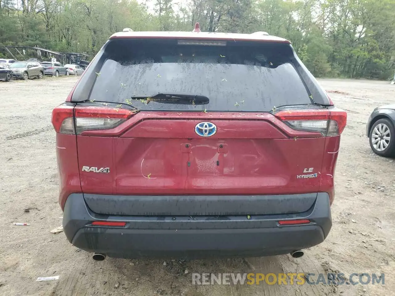 6 Photograph of a damaged car 2T3LWRFV7LW086524 TOYOTA RAV4 2020