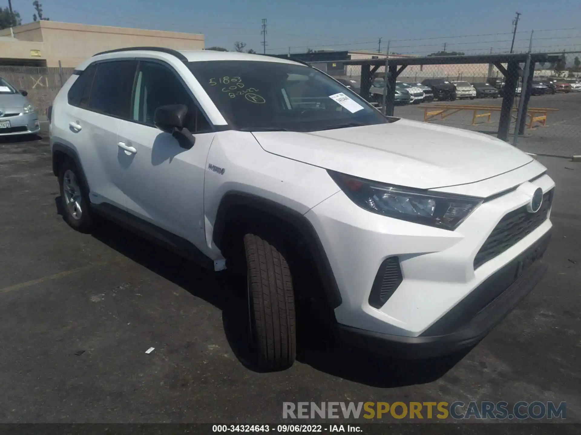 1 Photograph of a damaged car 2T3LWRFV8LW072535 TOYOTA RAV4 2020