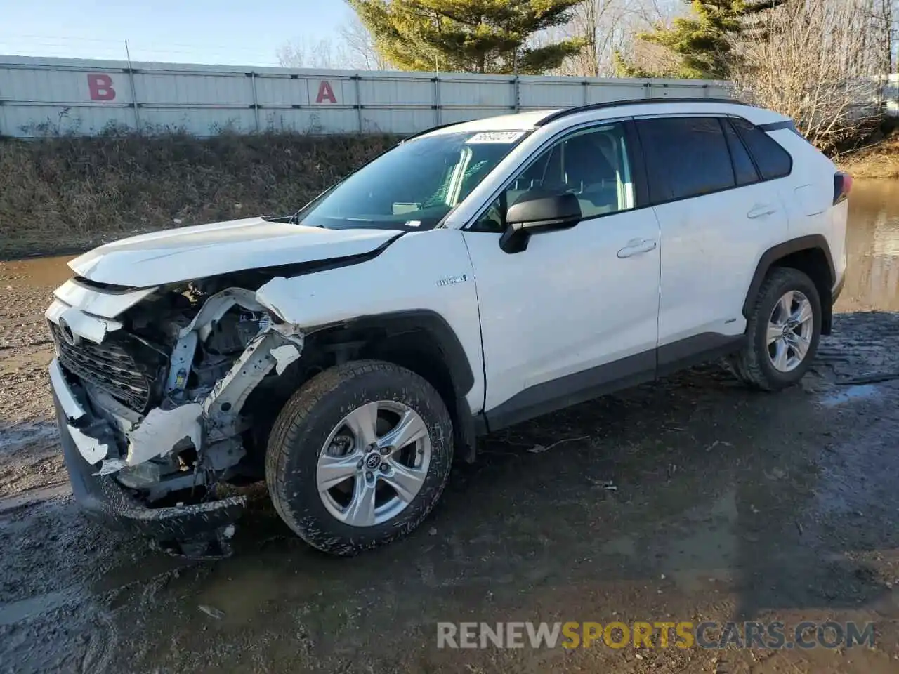 1 Photograph of a damaged car 2T3LWRFVXLW064095 TOYOTA RAV4 2020