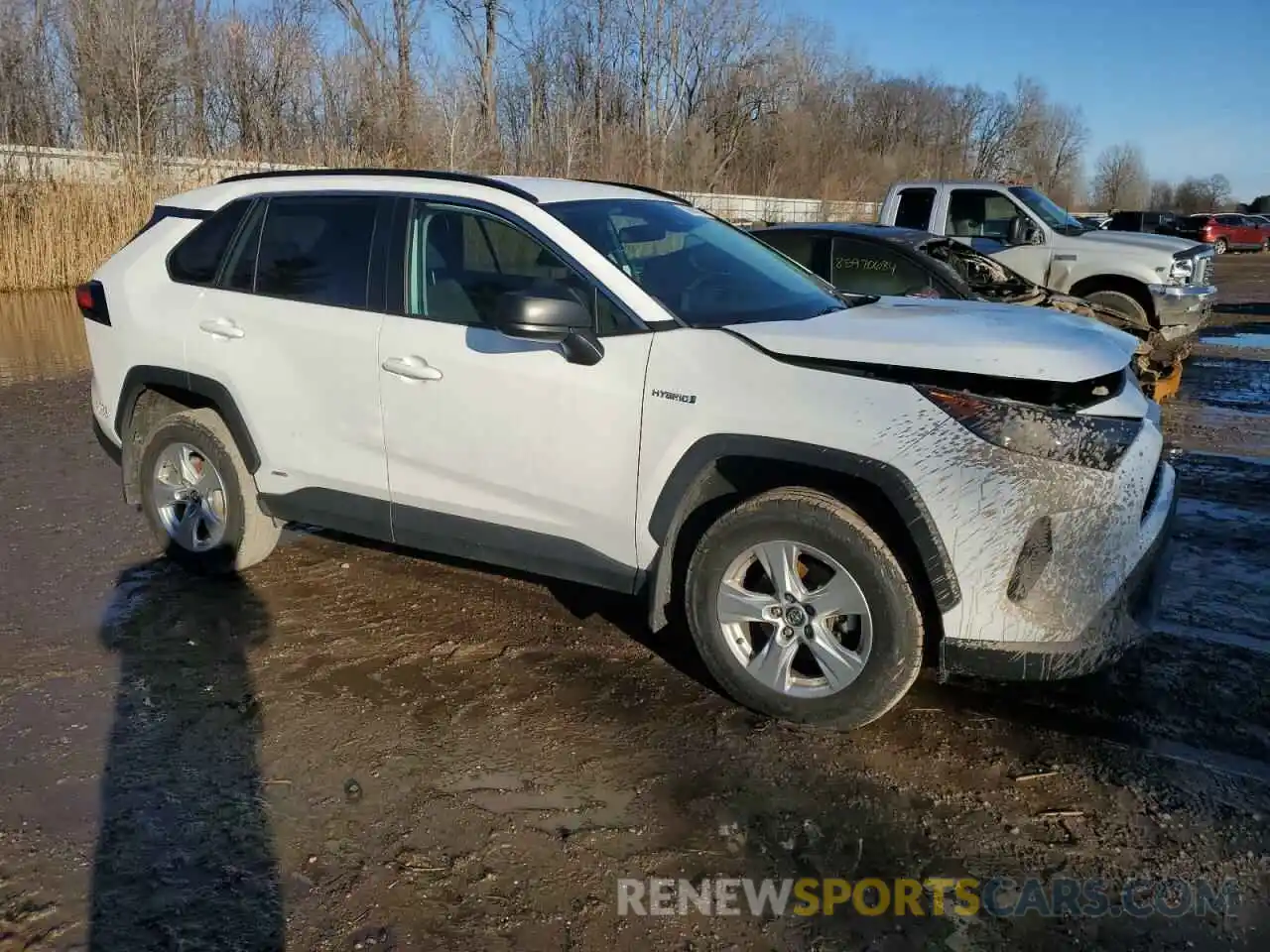 4 Photograph of a damaged car 2T3LWRFVXLW064095 TOYOTA RAV4 2020