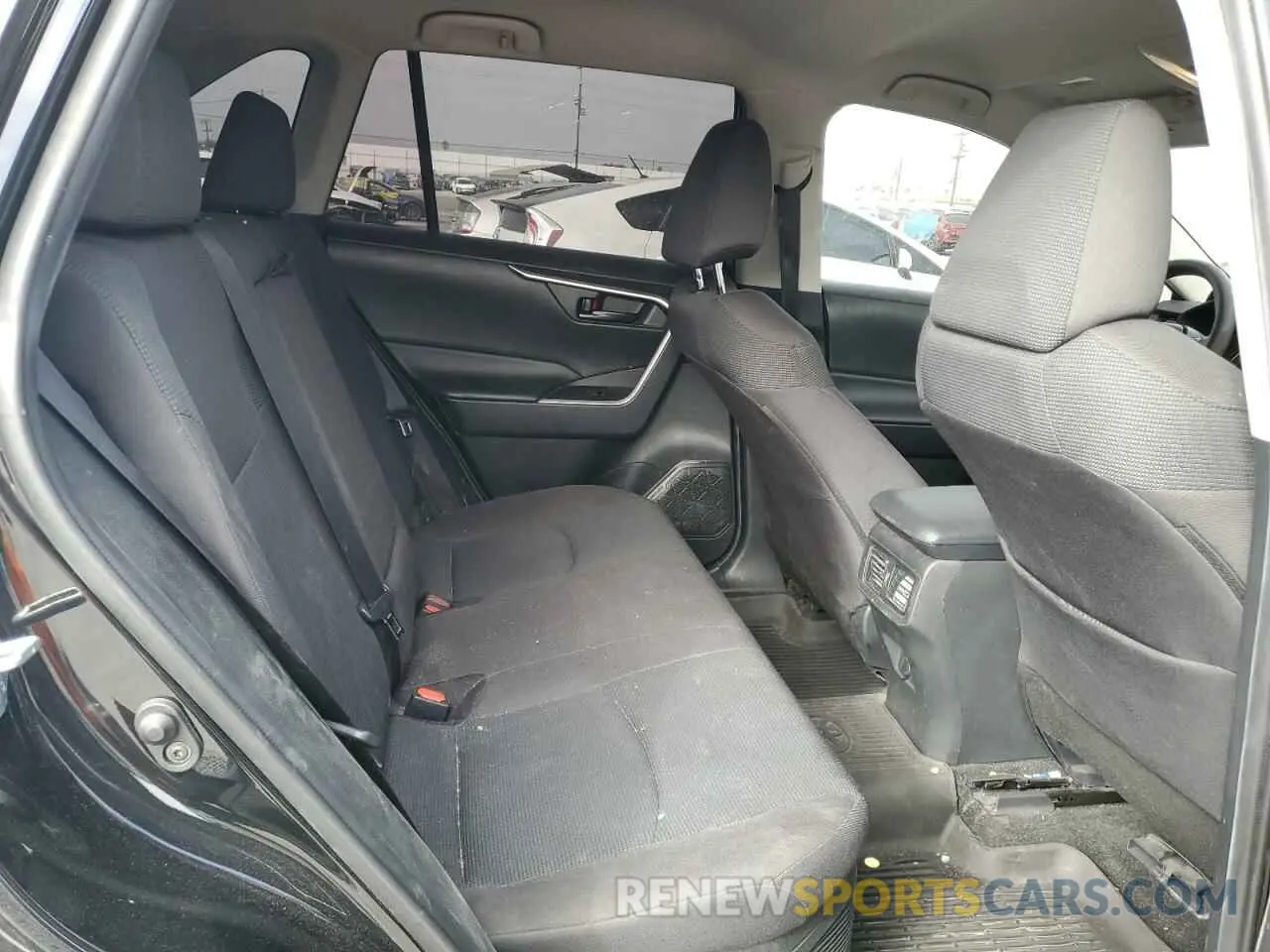 10 Photograph of a damaged car 2T3LWRFVXLW086176 TOYOTA RAV4 2020