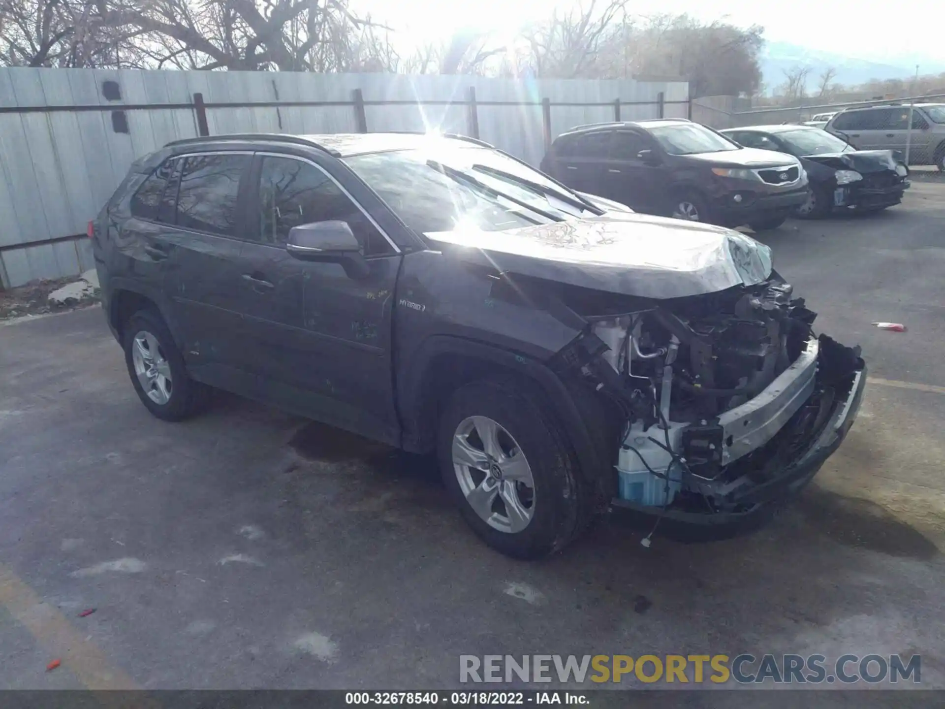 1 Photograph of a damaged car 2T3MWRFV0LW090029 TOYOTA RAV4 2020