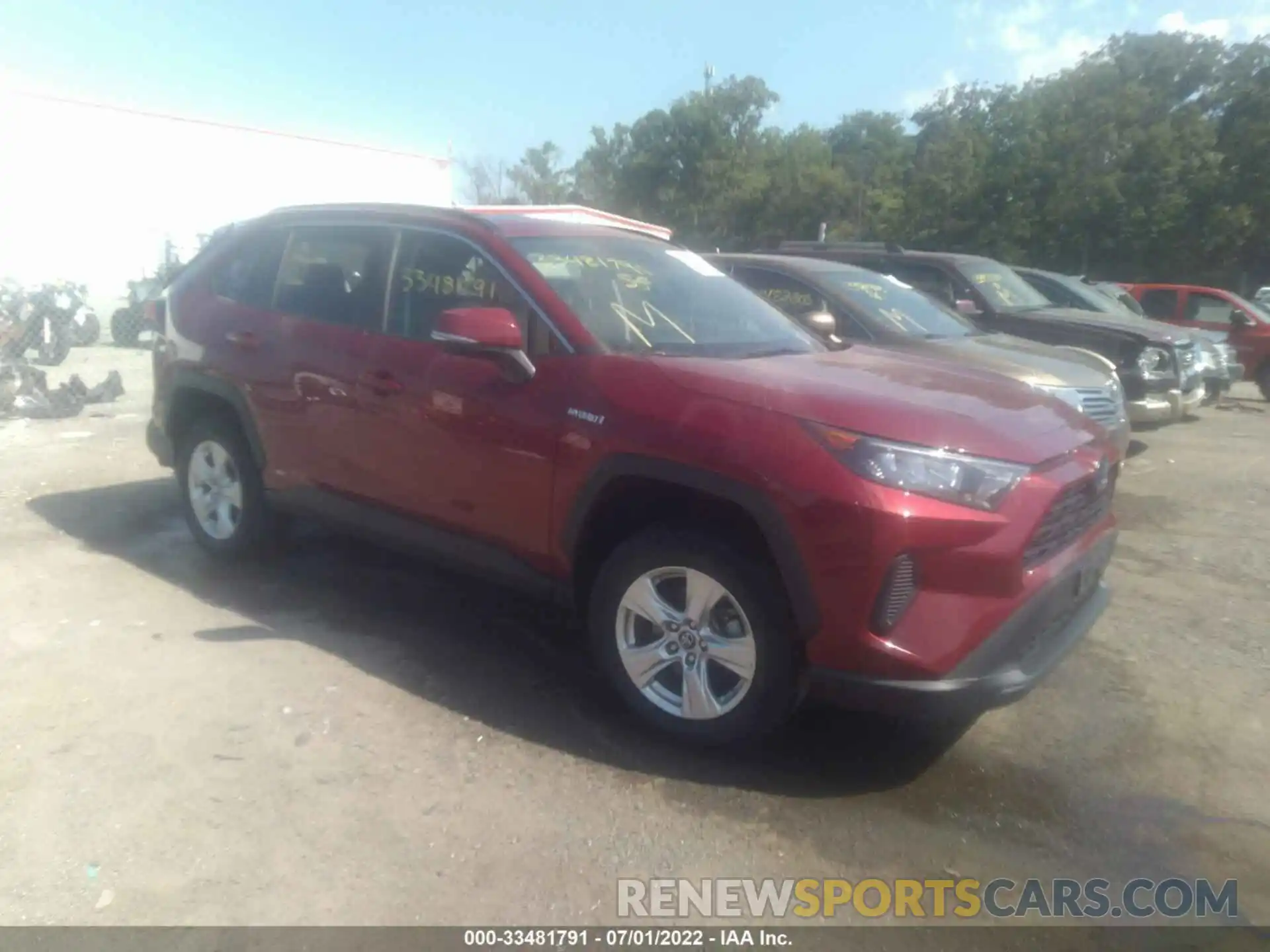 1 Photograph of a damaged car 2T3MWRFV0LW090550 TOYOTA RAV4 2020