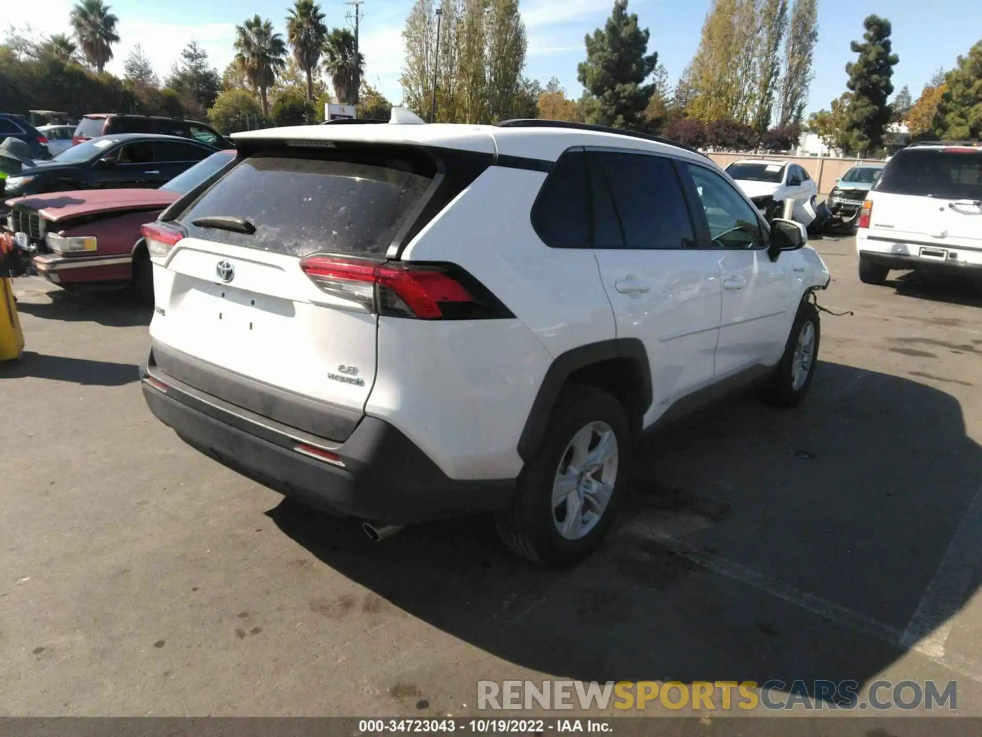 4 Photograph of a damaged car 2T3MWRFV1LW081355 TOYOTA RAV4 2020