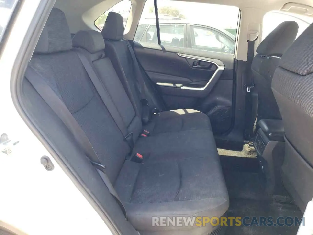 11 Photograph of a damaged car 2T3MWRFV2LW049739 TOYOTA RAV4 2020