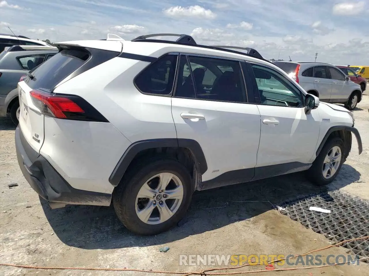 3 Photograph of a damaged car 2T3MWRFV2LW049739 TOYOTA RAV4 2020