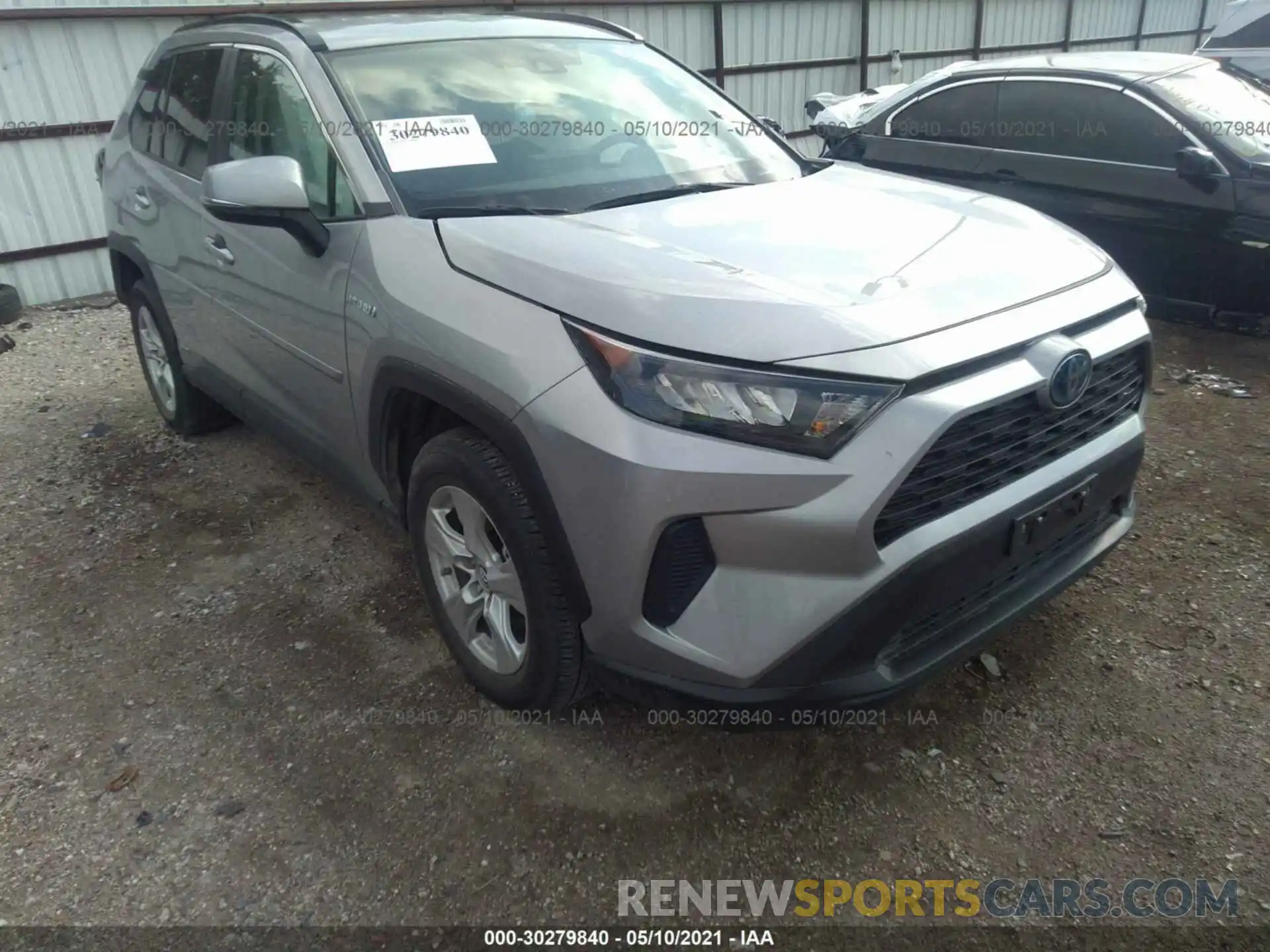 1 Photograph of a damaged car 2T3MWRFV4LW047376 TOYOTA RAV4 2020