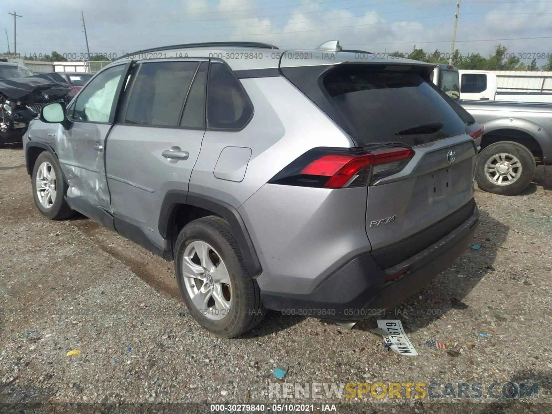 3 Photograph of a damaged car 2T3MWRFV4LW047376 TOYOTA RAV4 2020