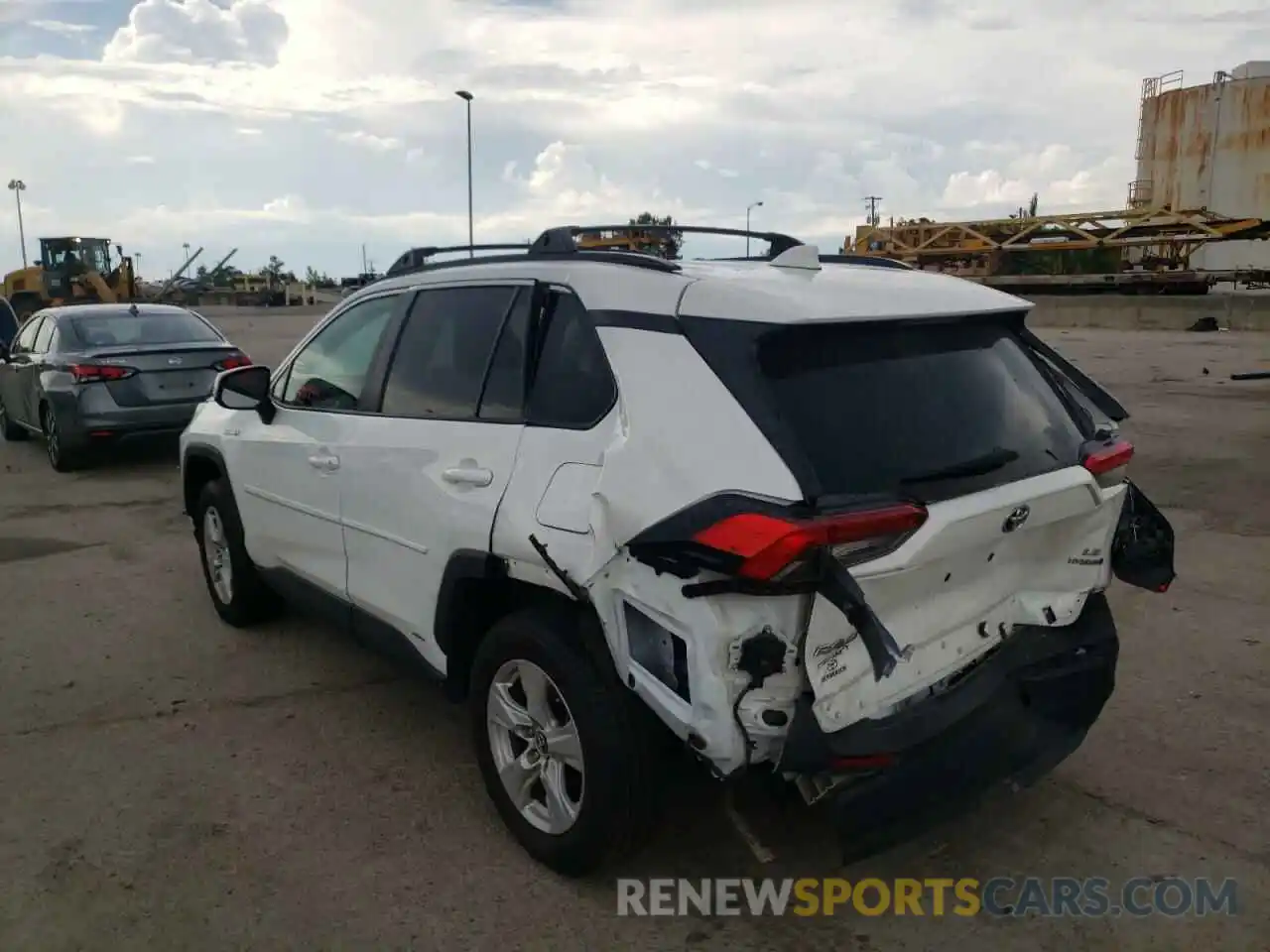 3 Photograph of a damaged car 2T3MWRFV4LW061553 TOYOTA RAV4 2020