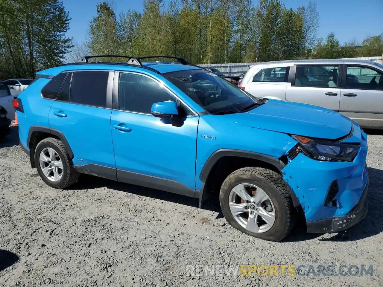4 Photograph of a damaged car 2T3MWRFV6LW057343 TOYOTA RAV4 2020