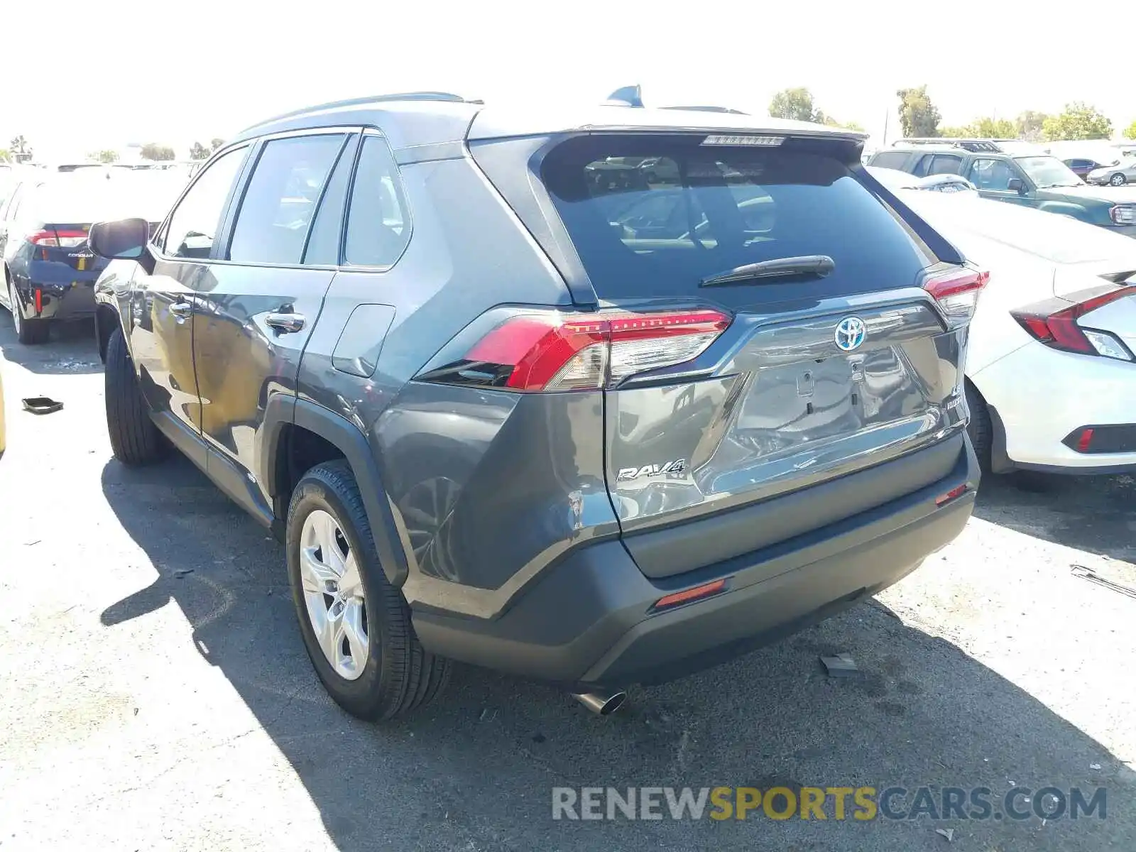 3 Photograph of a damaged car 2T3MWRFV6LW074661 TOYOTA RAV4 2020