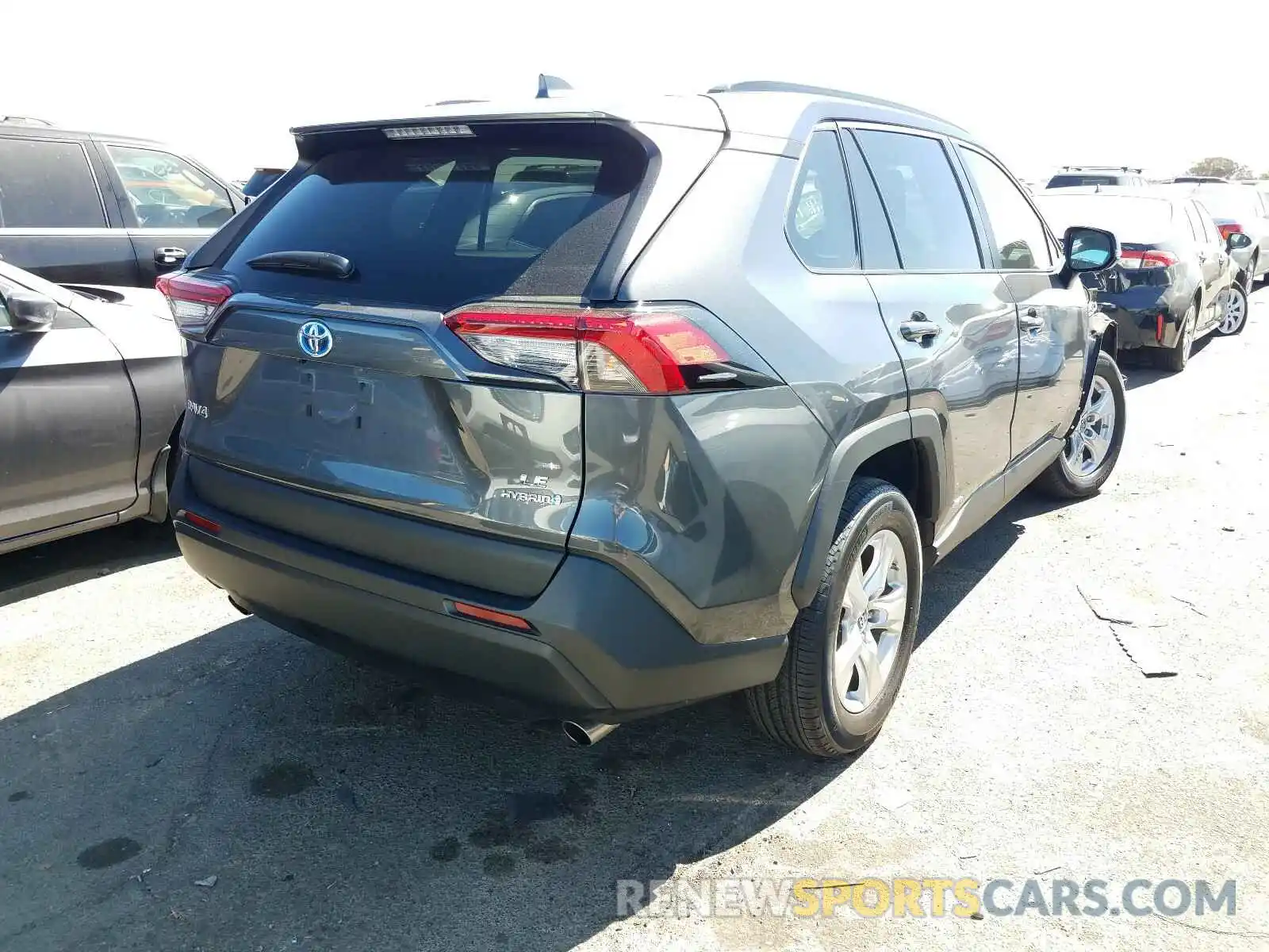 4 Photograph of a damaged car 2T3MWRFV6LW074661 TOYOTA RAV4 2020