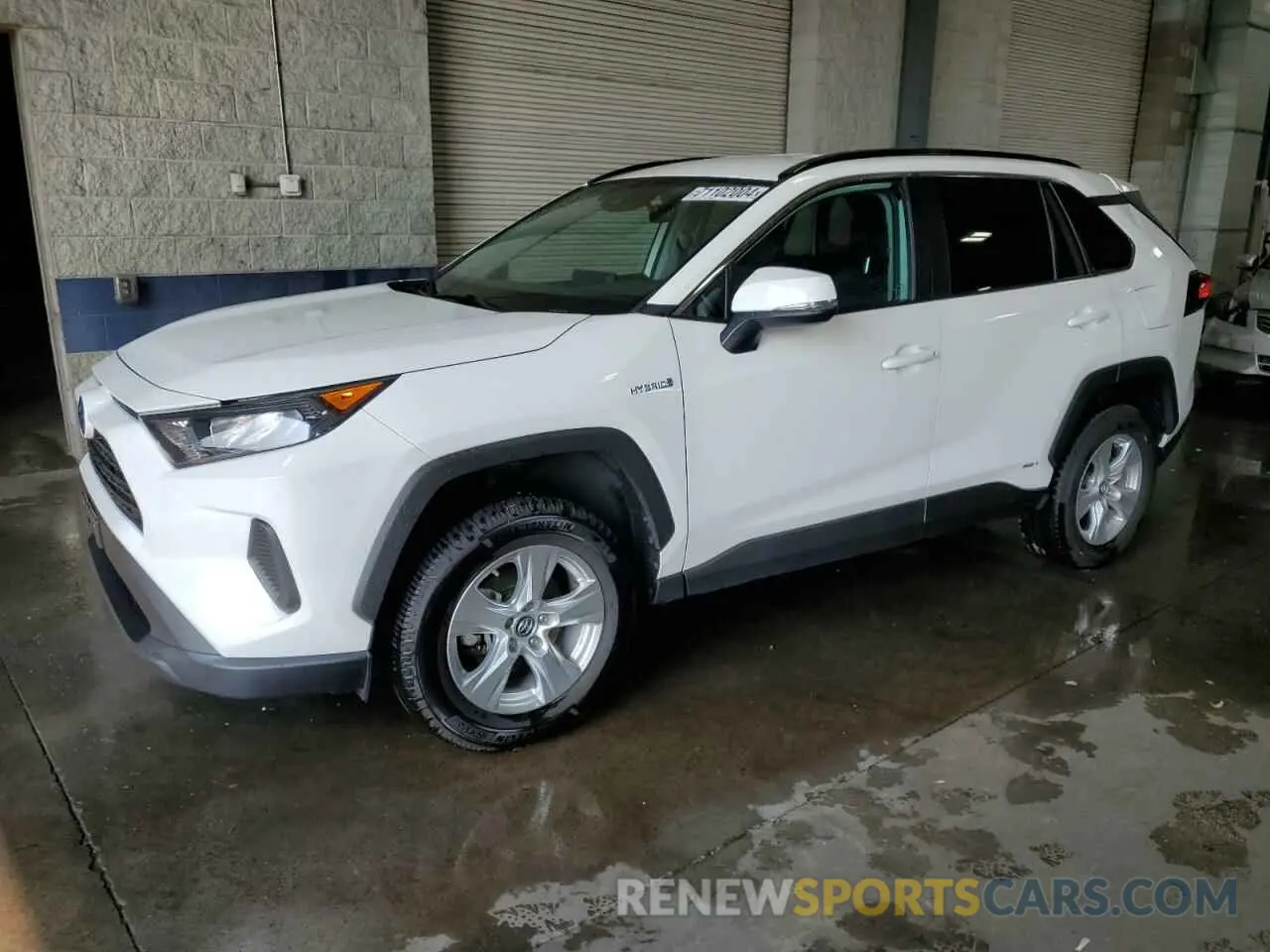 1 Photograph of a damaged car 2T3MWRFV7LW055892 TOYOTA RAV4 2020