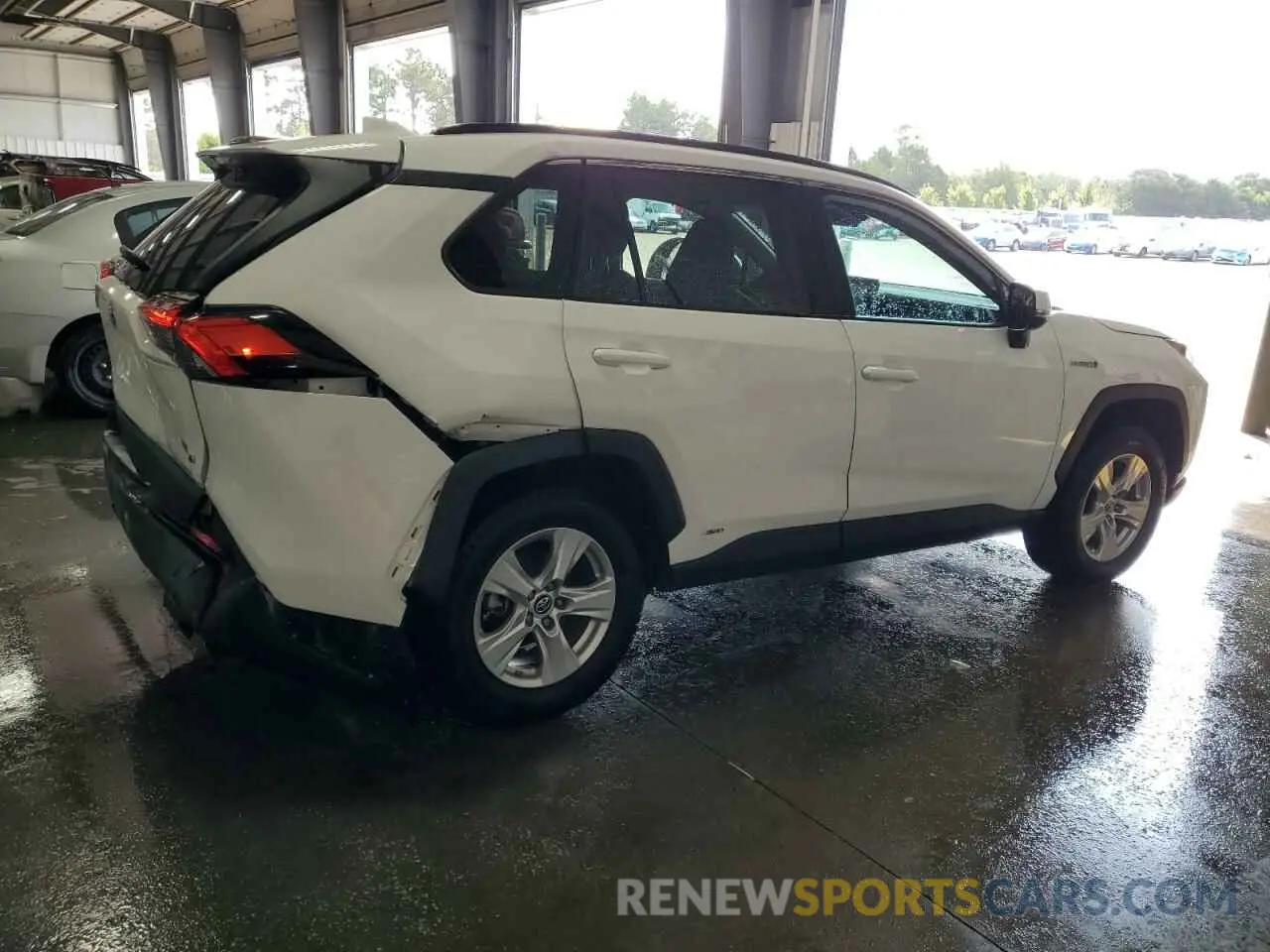 3 Photograph of a damaged car 2T3MWRFV7LW055892 TOYOTA RAV4 2020