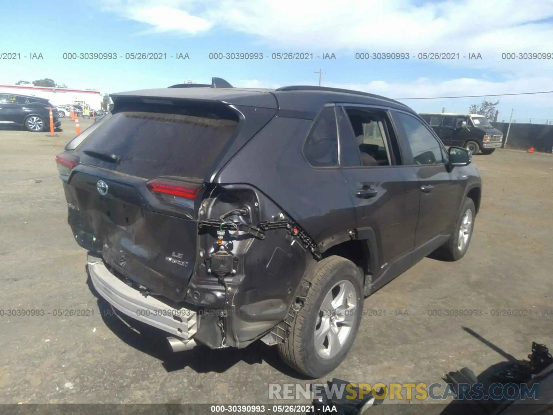 4 Photograph of a damaged car 2T3MWRFV9LW051312 TOYOTA RAV4 2020