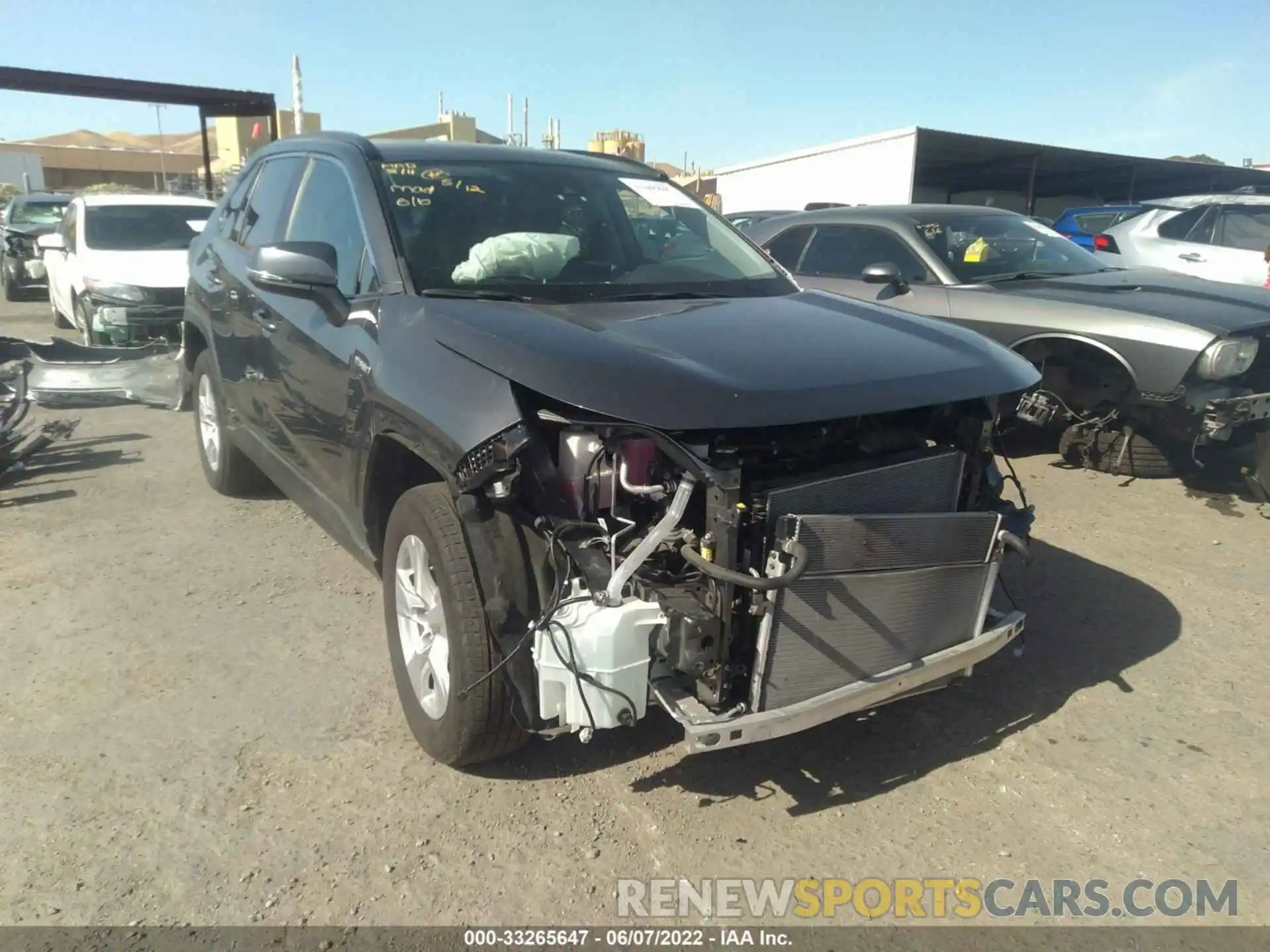 6 Photograph of a damaged car 2T3MWRFVXLW087008 TOYOTA RAV4 2020