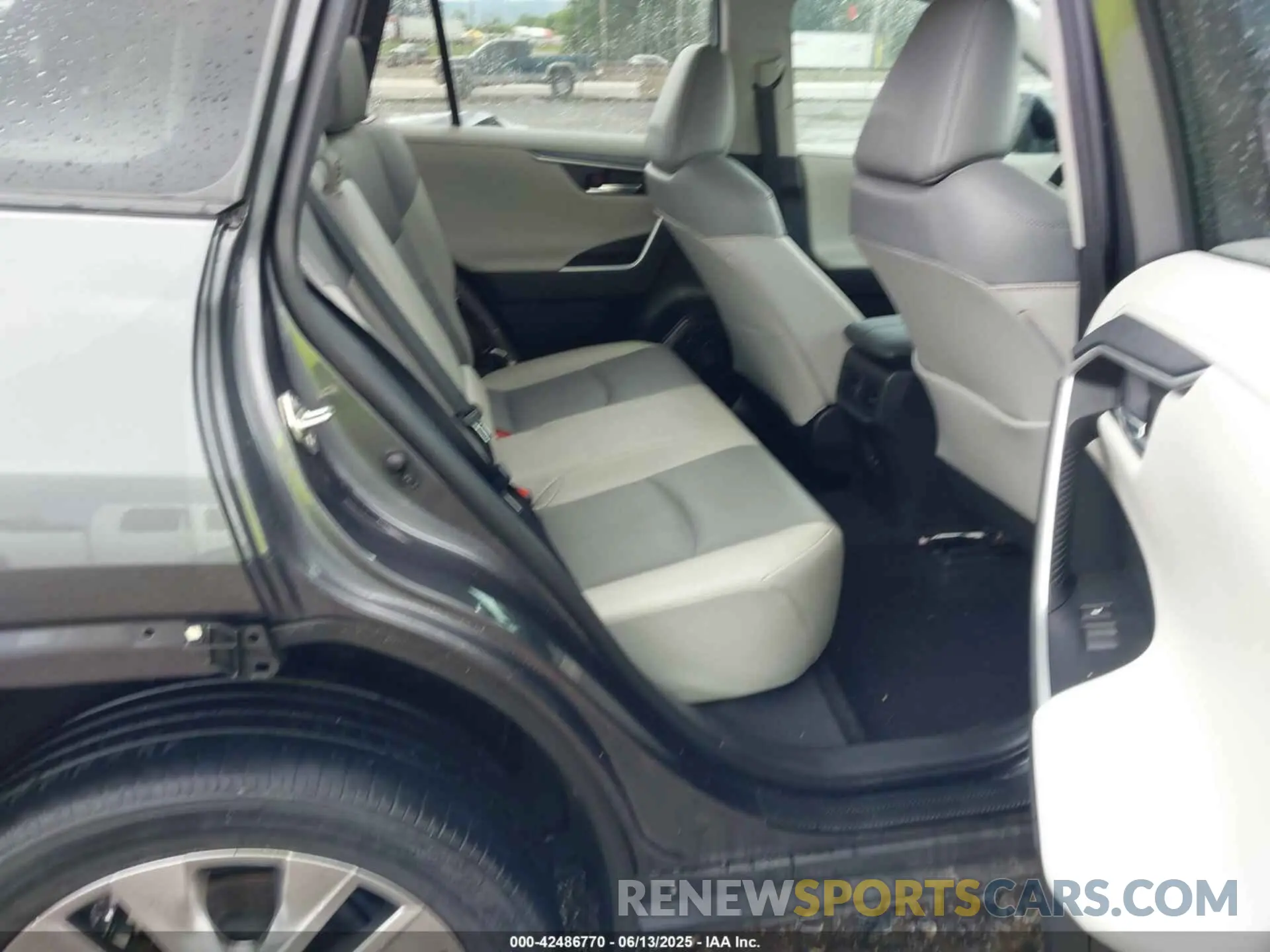 8 Photograph of a damaged car 2T3N1RFV1LC118957 TOYOTA RAV4 2020