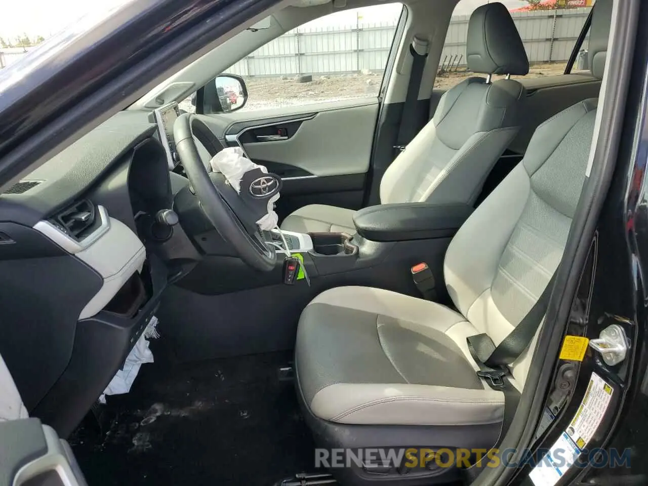 7 Photograph of a damaged car 2T3N1RFV1LW085473 TOYOTA RAV4 2020