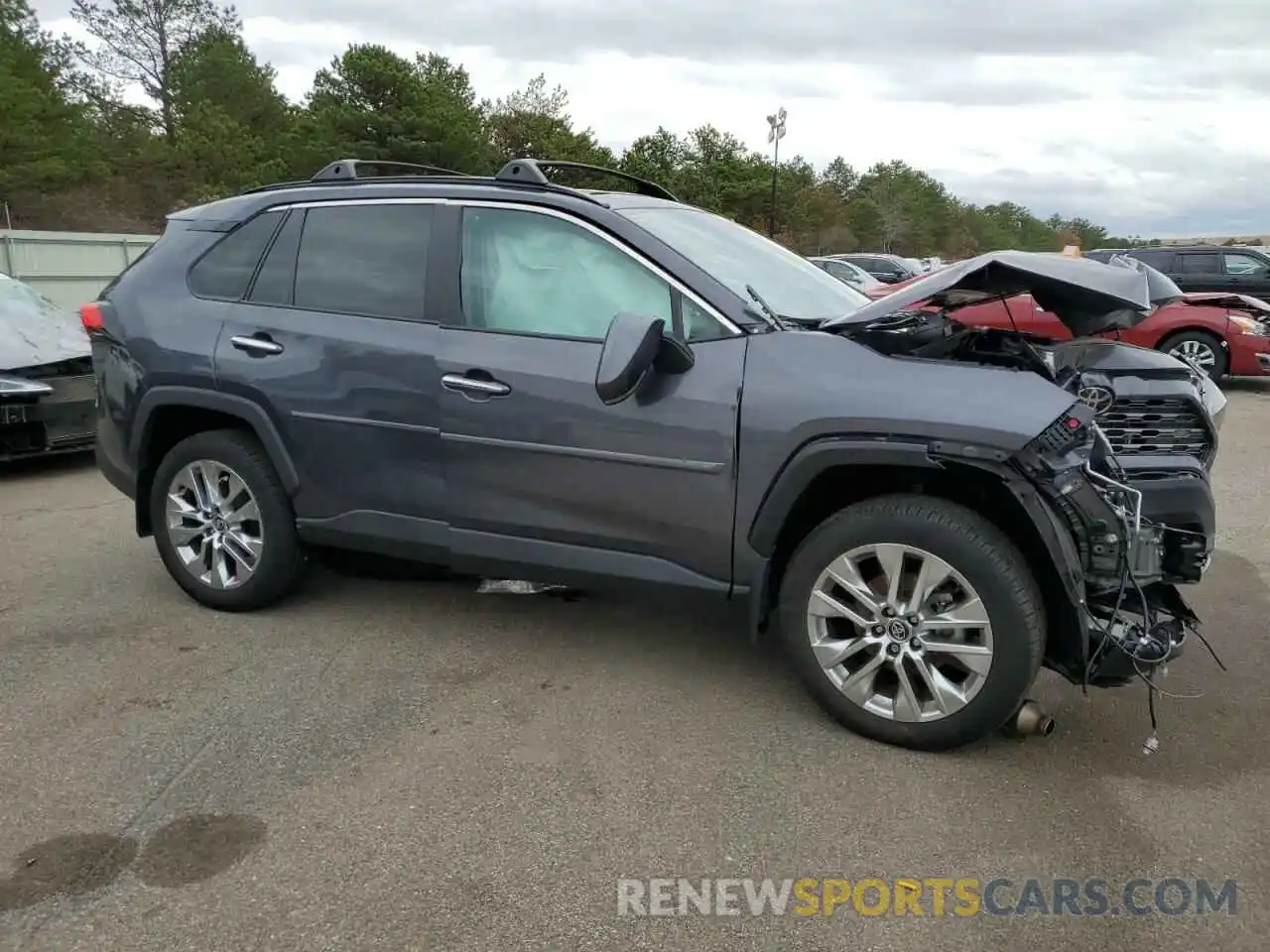 4 Photograph of a damaged car 2T3N1RFV8LW134331 TOYOTA RAV4 2020