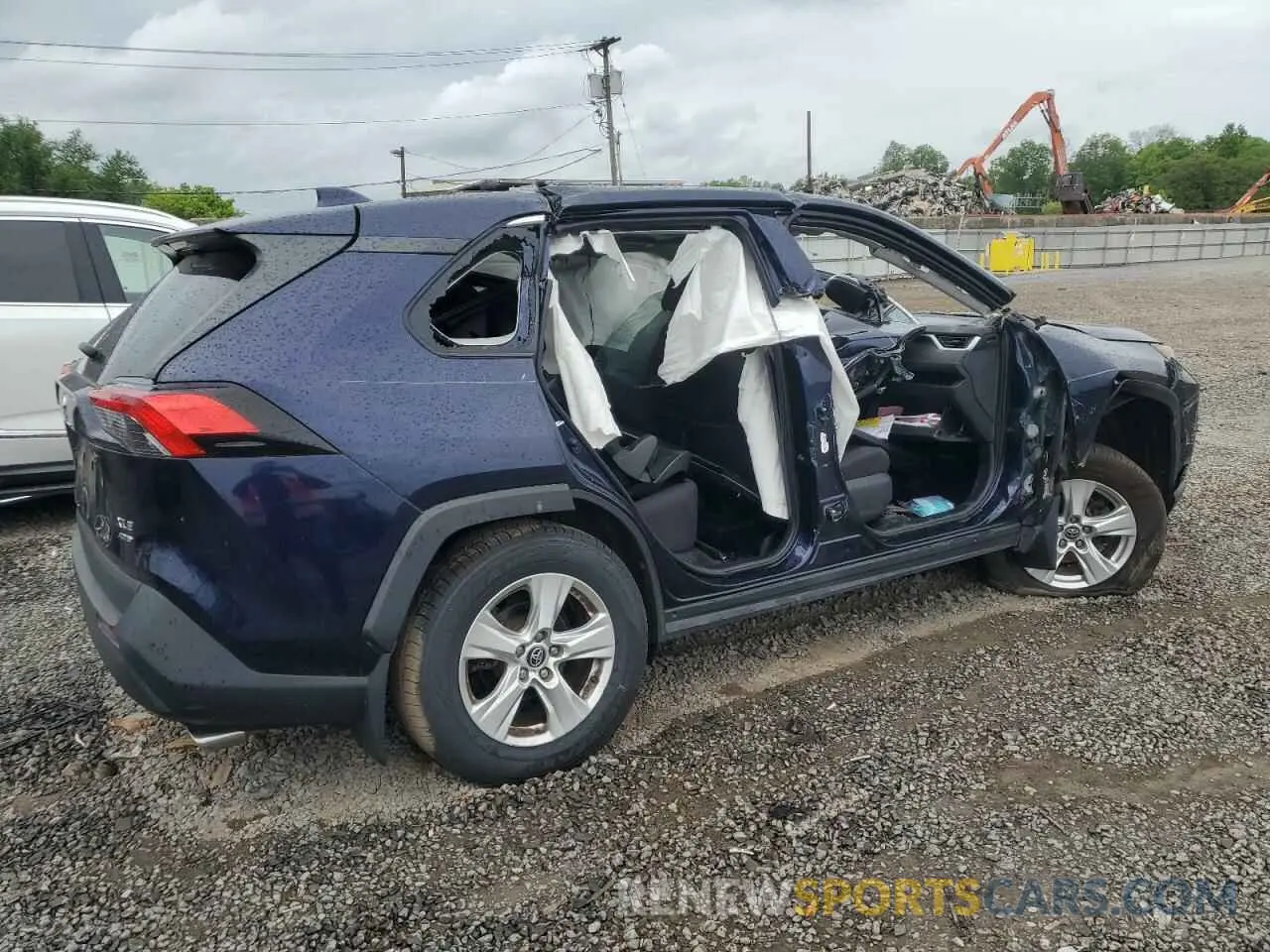 3 Photograph of a damaged car 2T3P1RFV0LC064348 TOYOTA RAV4 2020