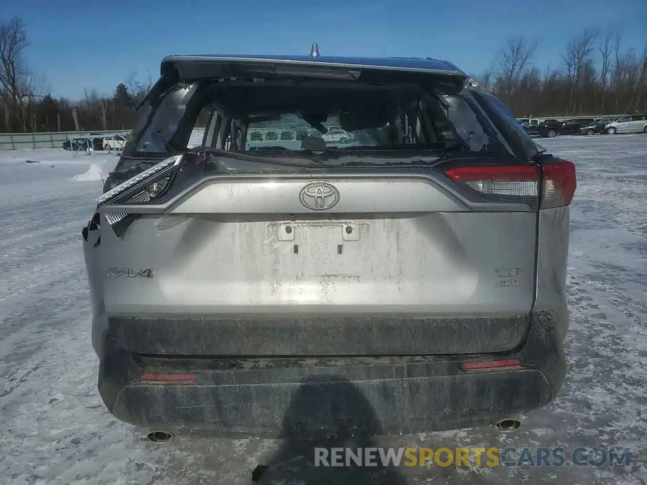 6 Photograph of a damaged car 2T3P1RFV0LC068822 TOYOTA RAV4 2020